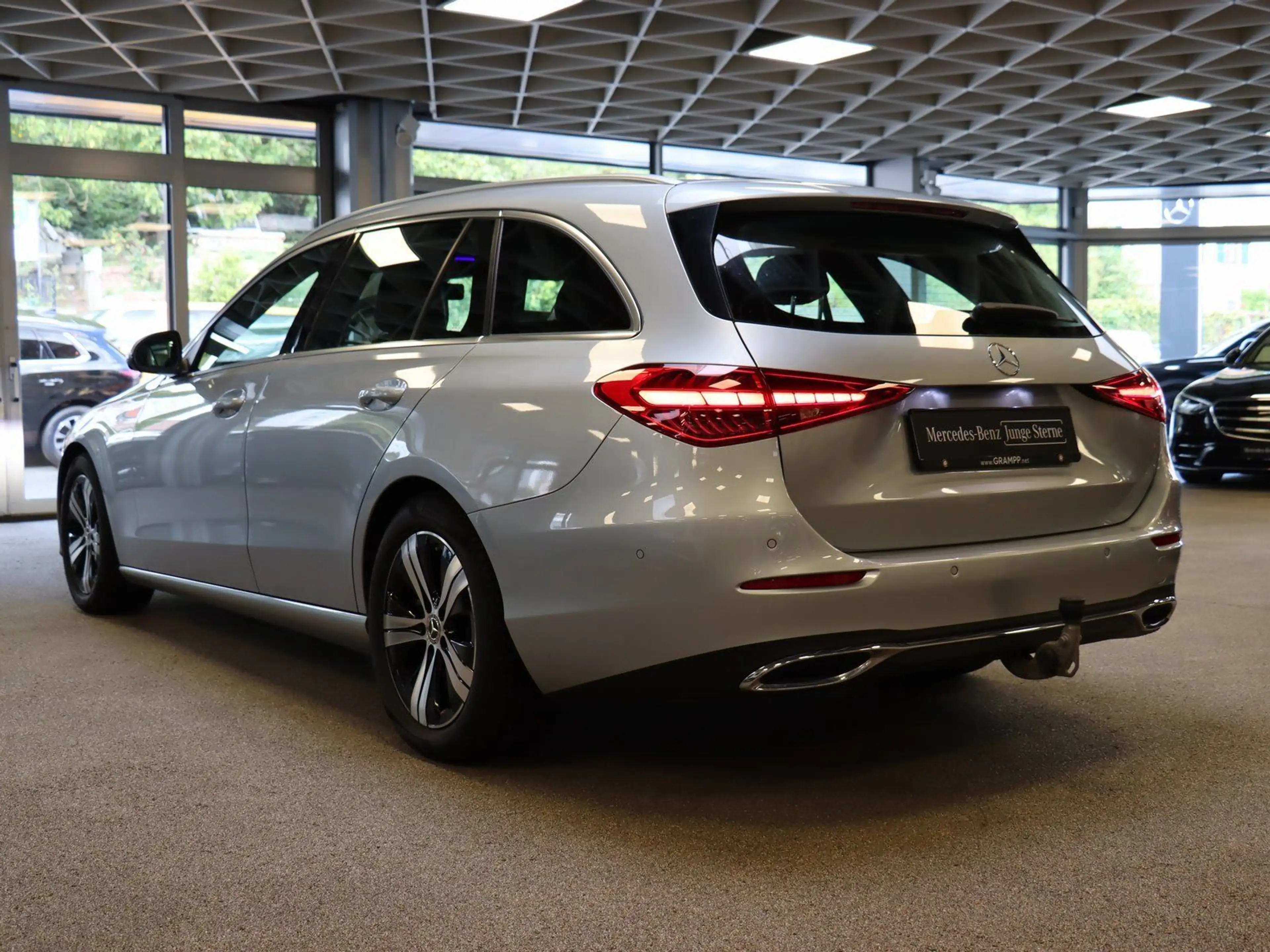 Mercedes-Benz C 180 T Avantgarde AHK/Advanced-Info/360°/Memory — photo 6