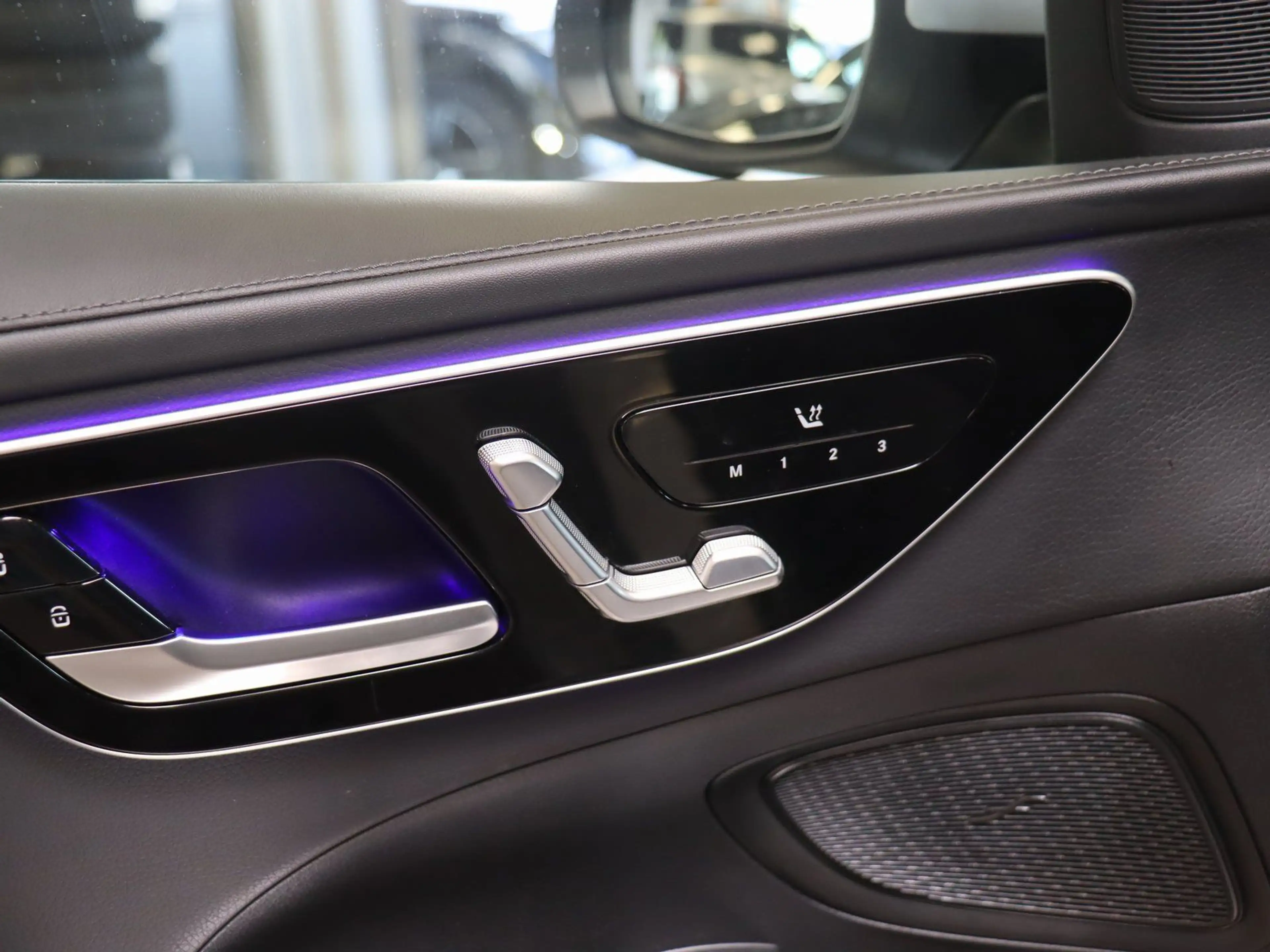 Mercedes-Benz C 180 T Avantgarde AHK/Advanced-Info/360°/Memory — photo 11