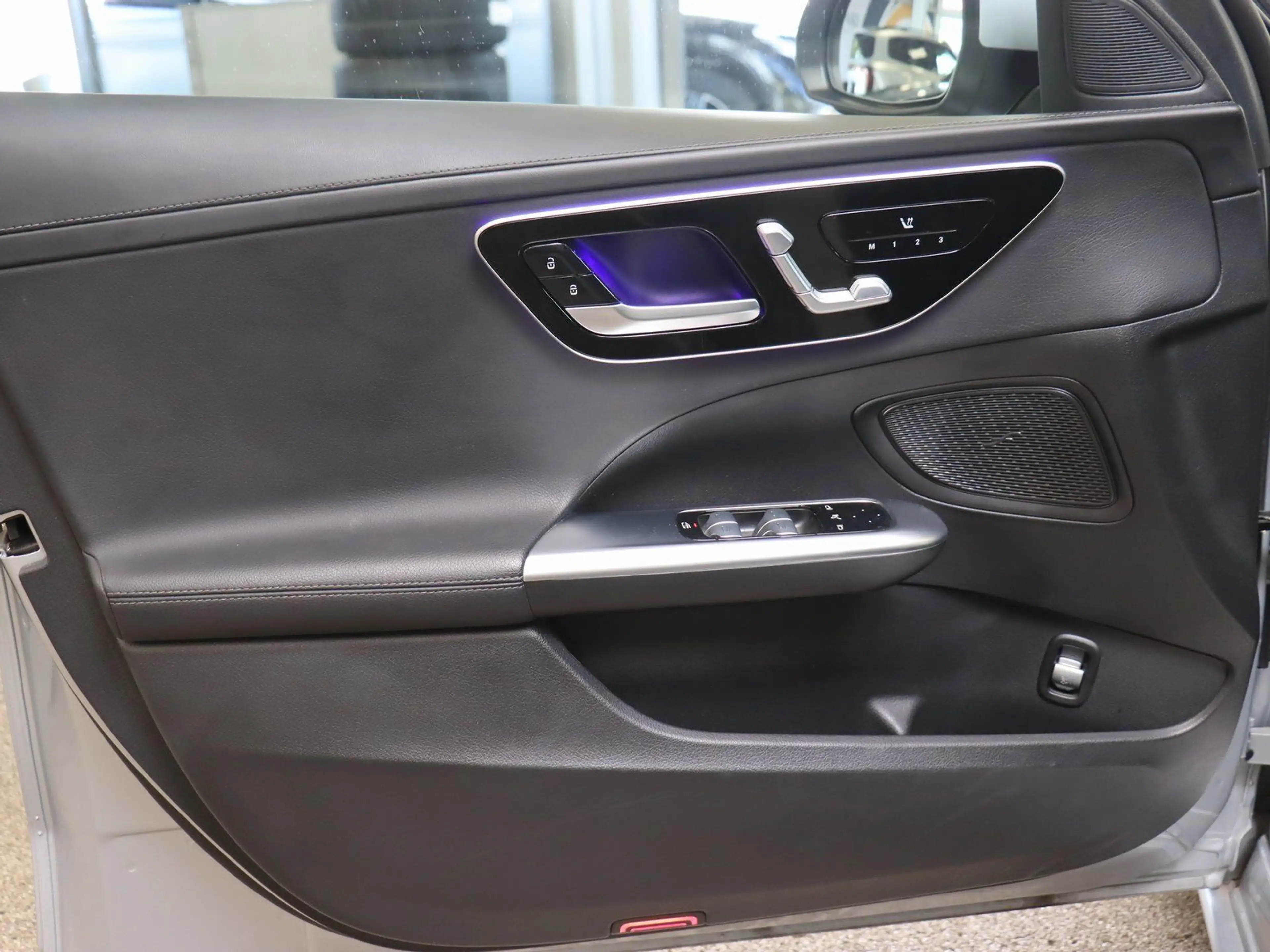 Mercedes-Benz C 180 T Avantgarde AHK/Advanced-Info/360°/Memory — photo 10
