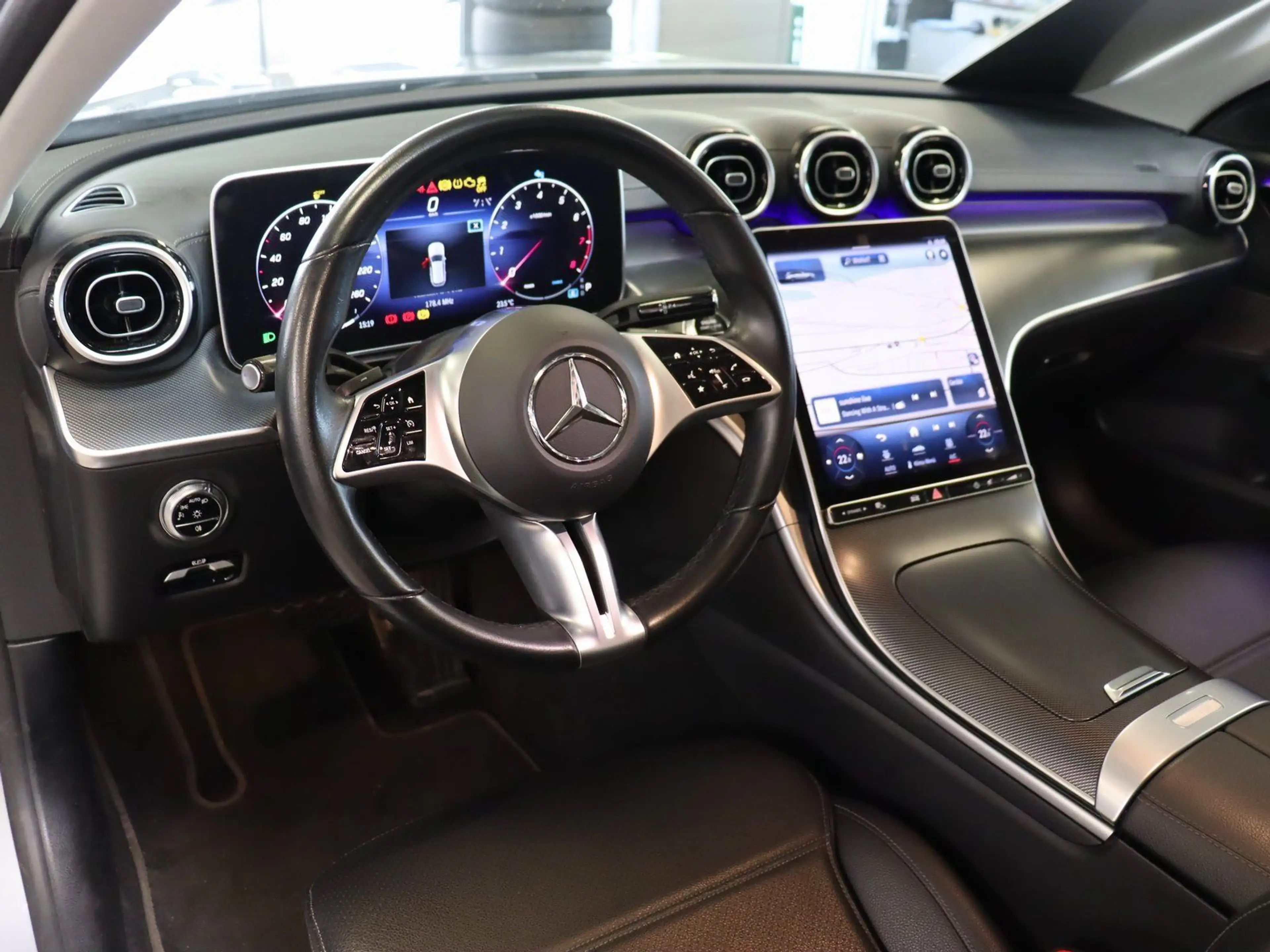 Mercedes-Benz C 180 T Avantgarde AHK/Advanced-Info/360°/Memory — photo 9