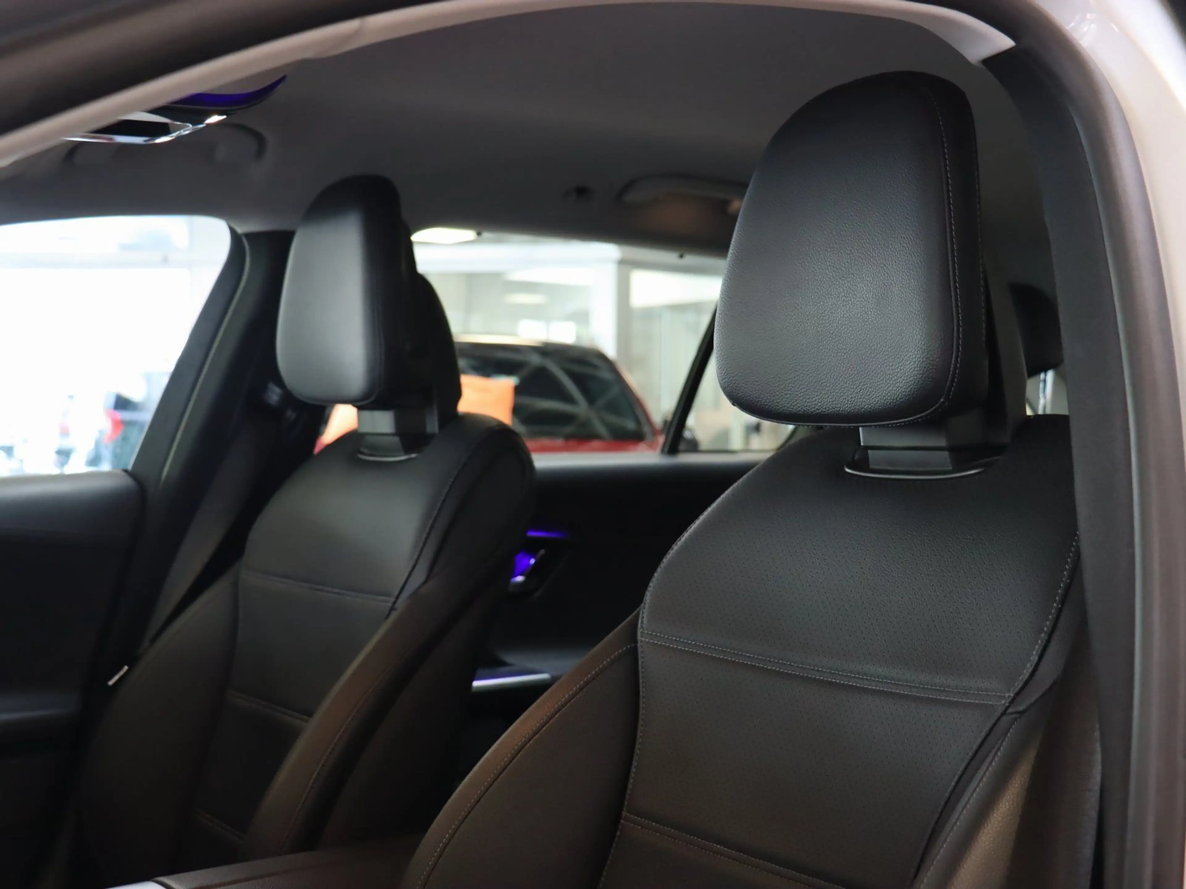 Mercedes-Benz C 180 T Avantgarde AHK/Advanced-Info/360°/Memory — photo 13
