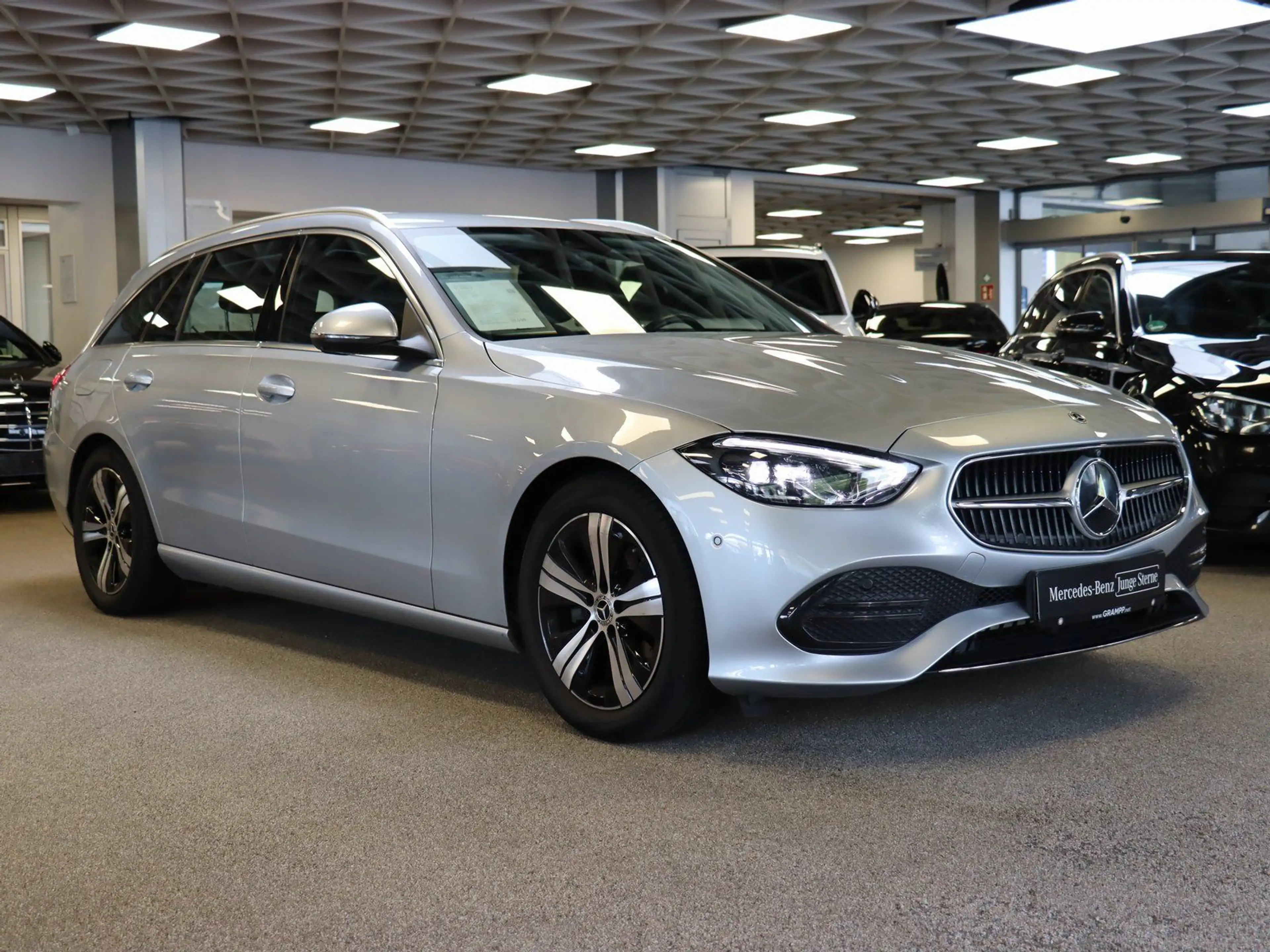 Mercedes-Benz C 180 T Avantgarde AHK/Advanced-Info/360°/Memory — photo 3