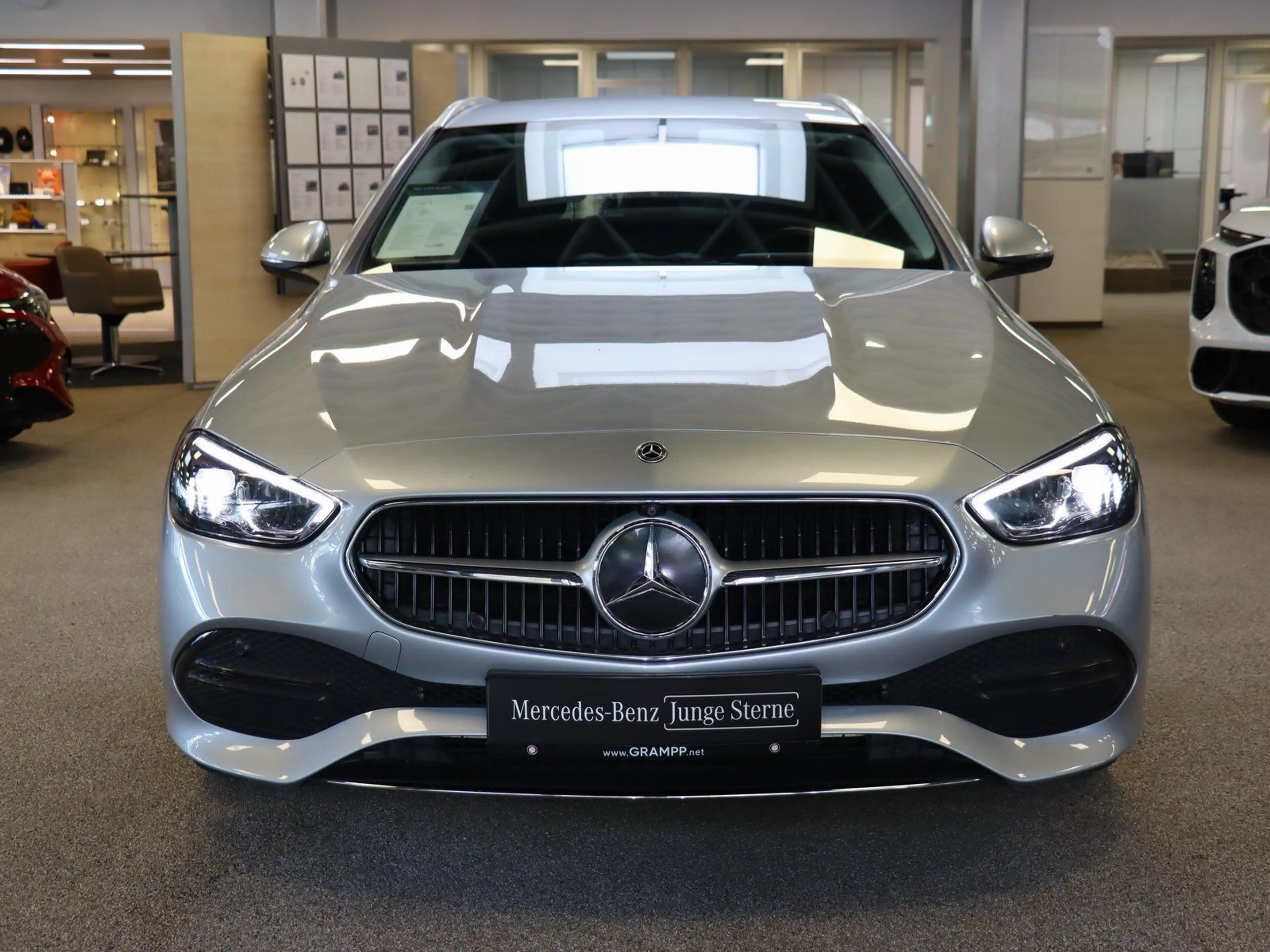 Mercedes-Benz C 180 T Avantgarde AHK/Advanced-Info/360°/Memory — photo 2