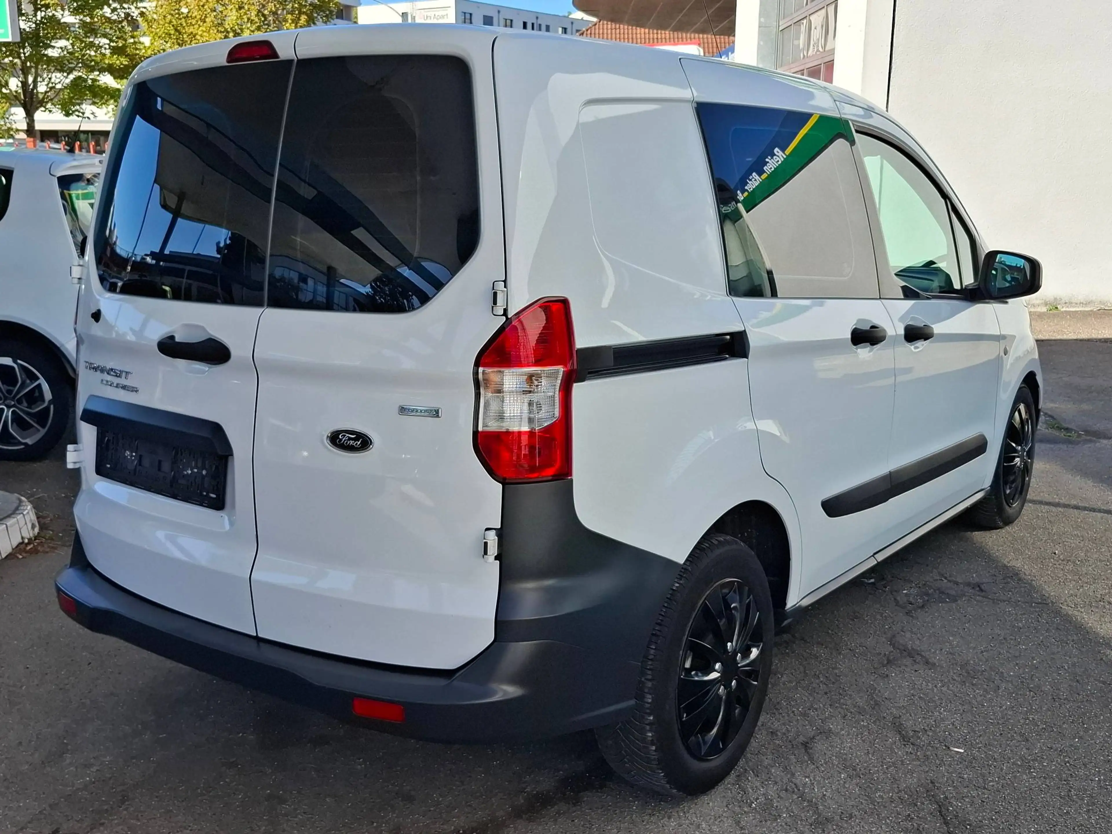 Ford Transit Courier Trend — photo 4