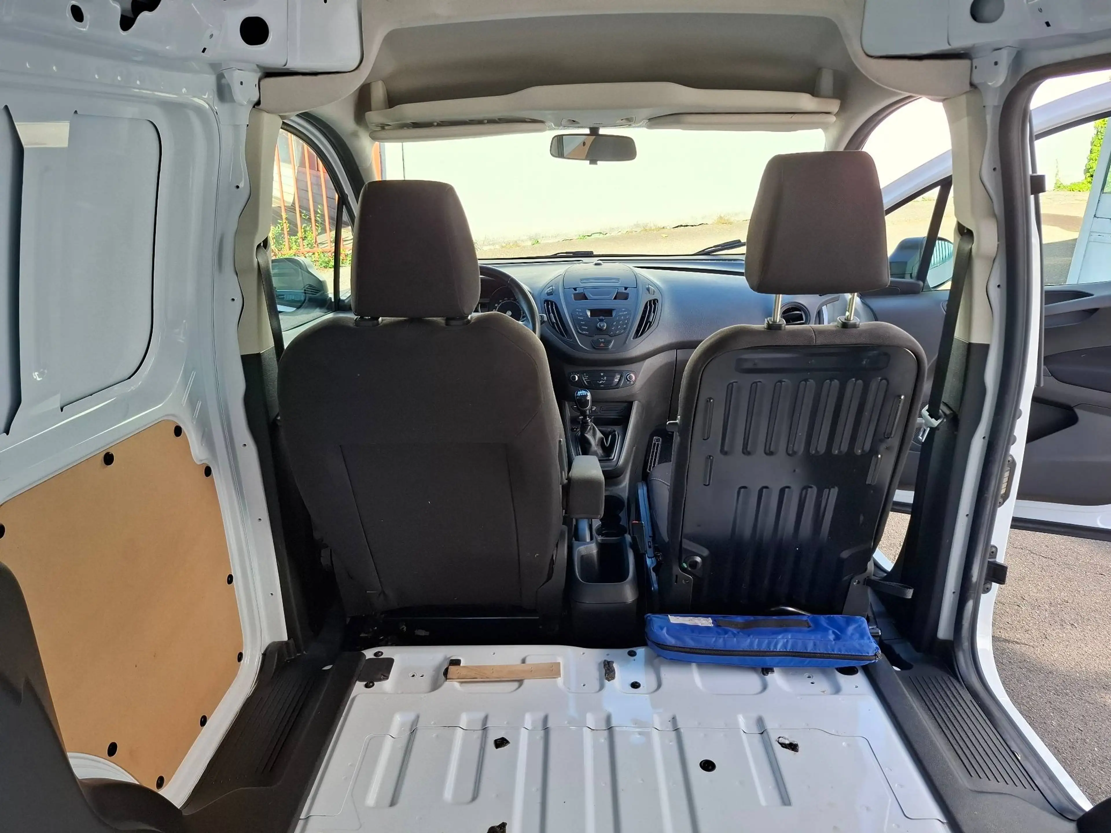 Ford Transit Courier Trend — photo 19