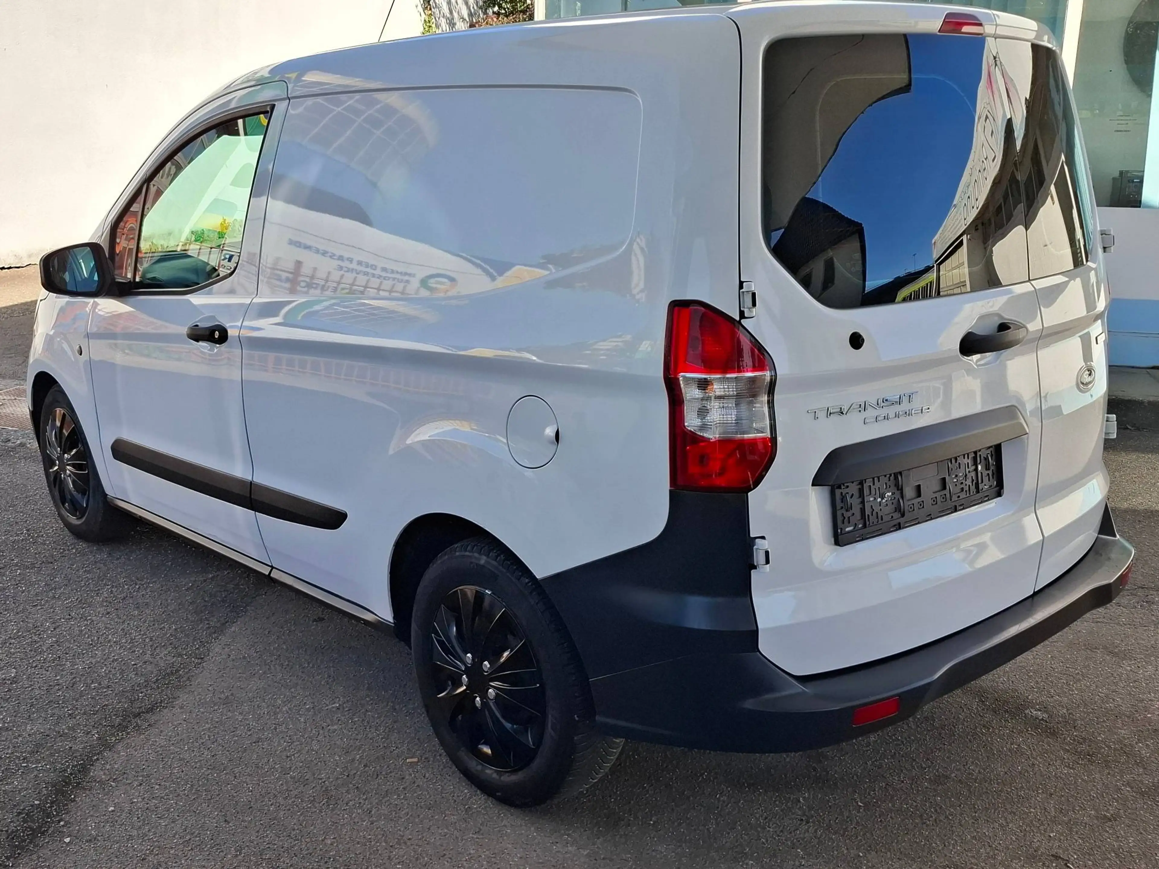 Ford Transit Courier Trend — photo 2