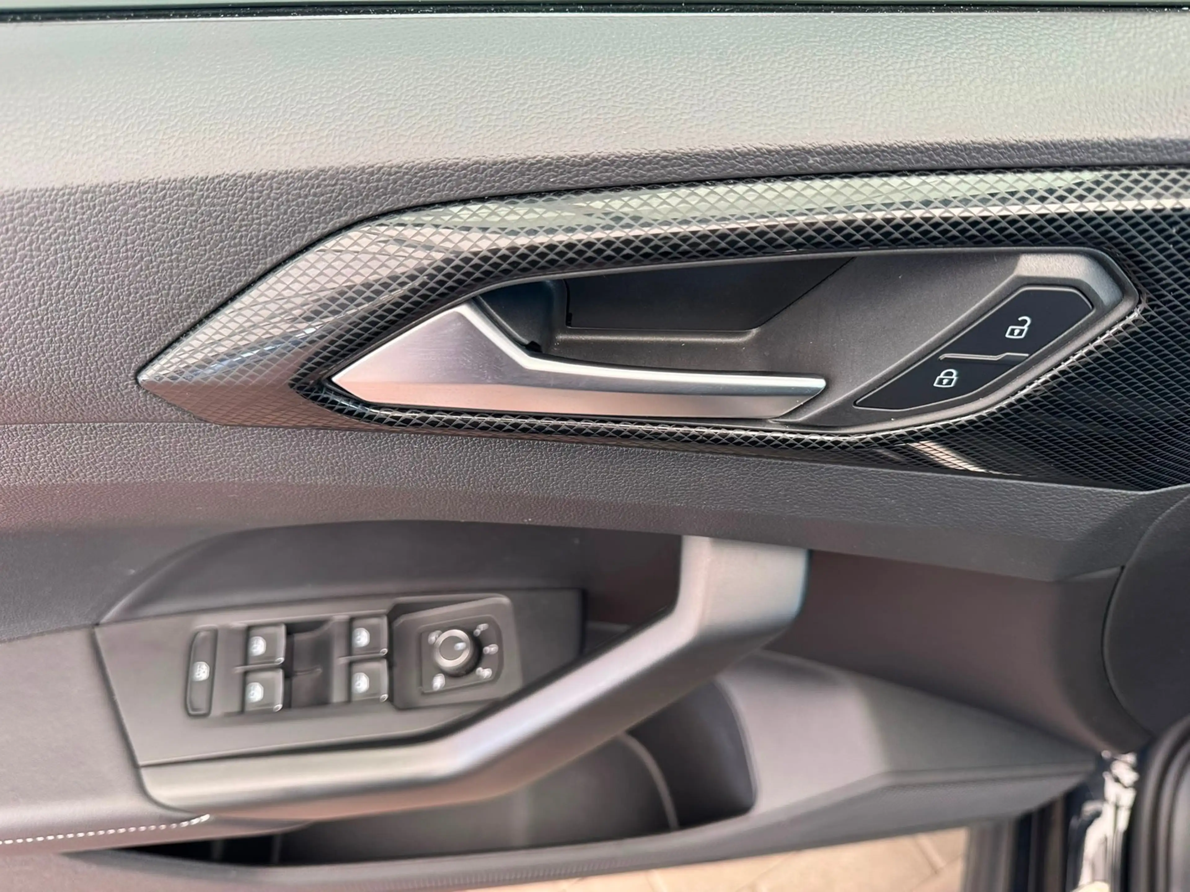 Volkswagen T-Cross Goal 1.5TSI DSG+ACC+KAMERA+NAVI+MFL+TEILLEDER — photo 9