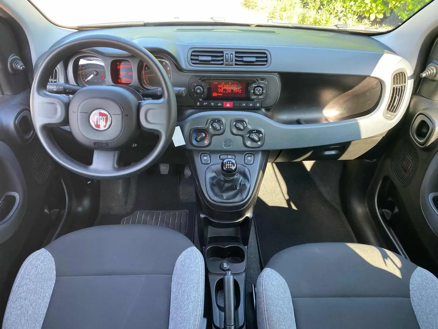 Fiat Panda 1.0  S&S Hybrid OK NEOPATENTATI Grijs - 2