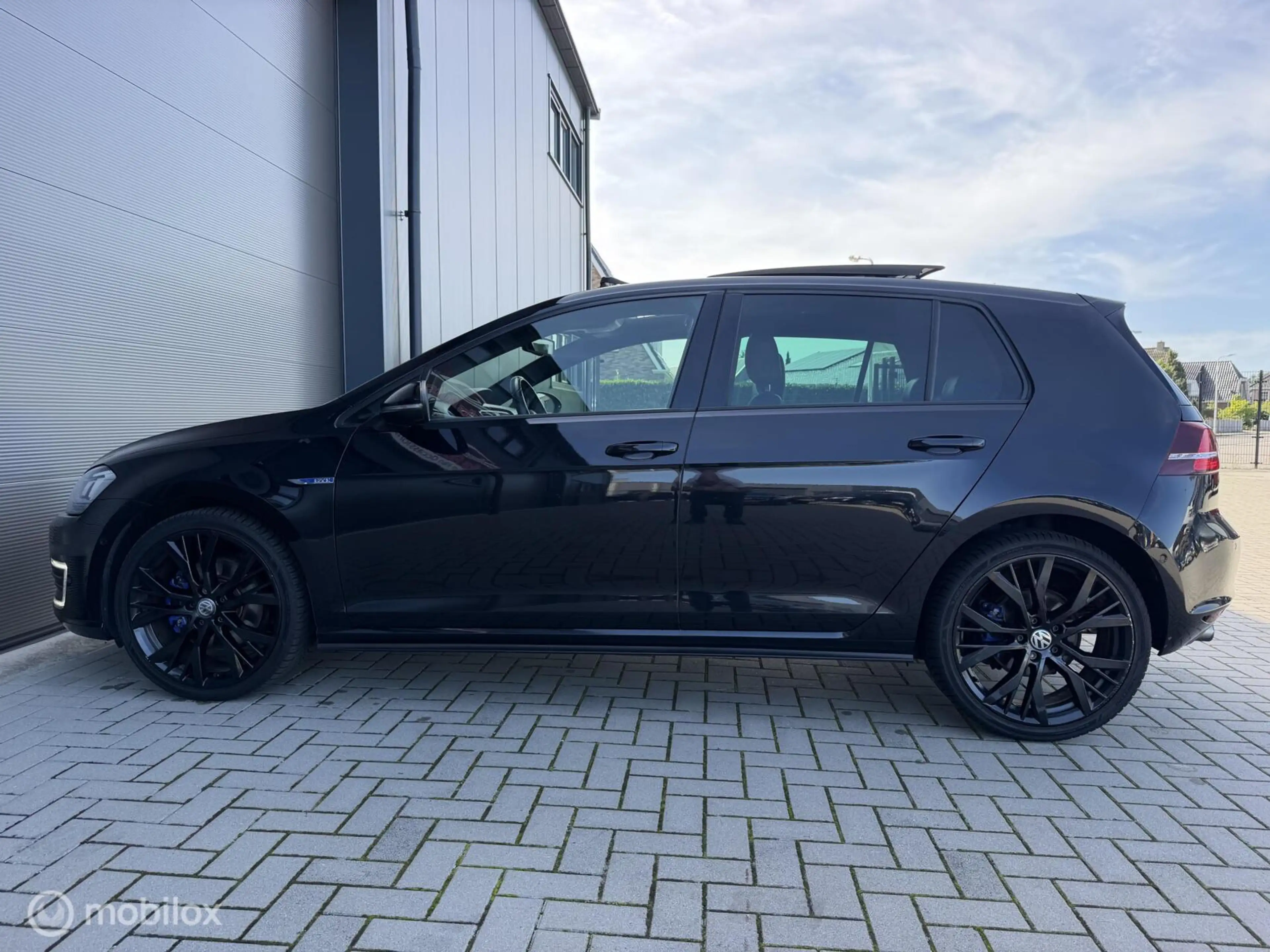 Volkswagen Golf GTE 1.4 TSI — photo 8