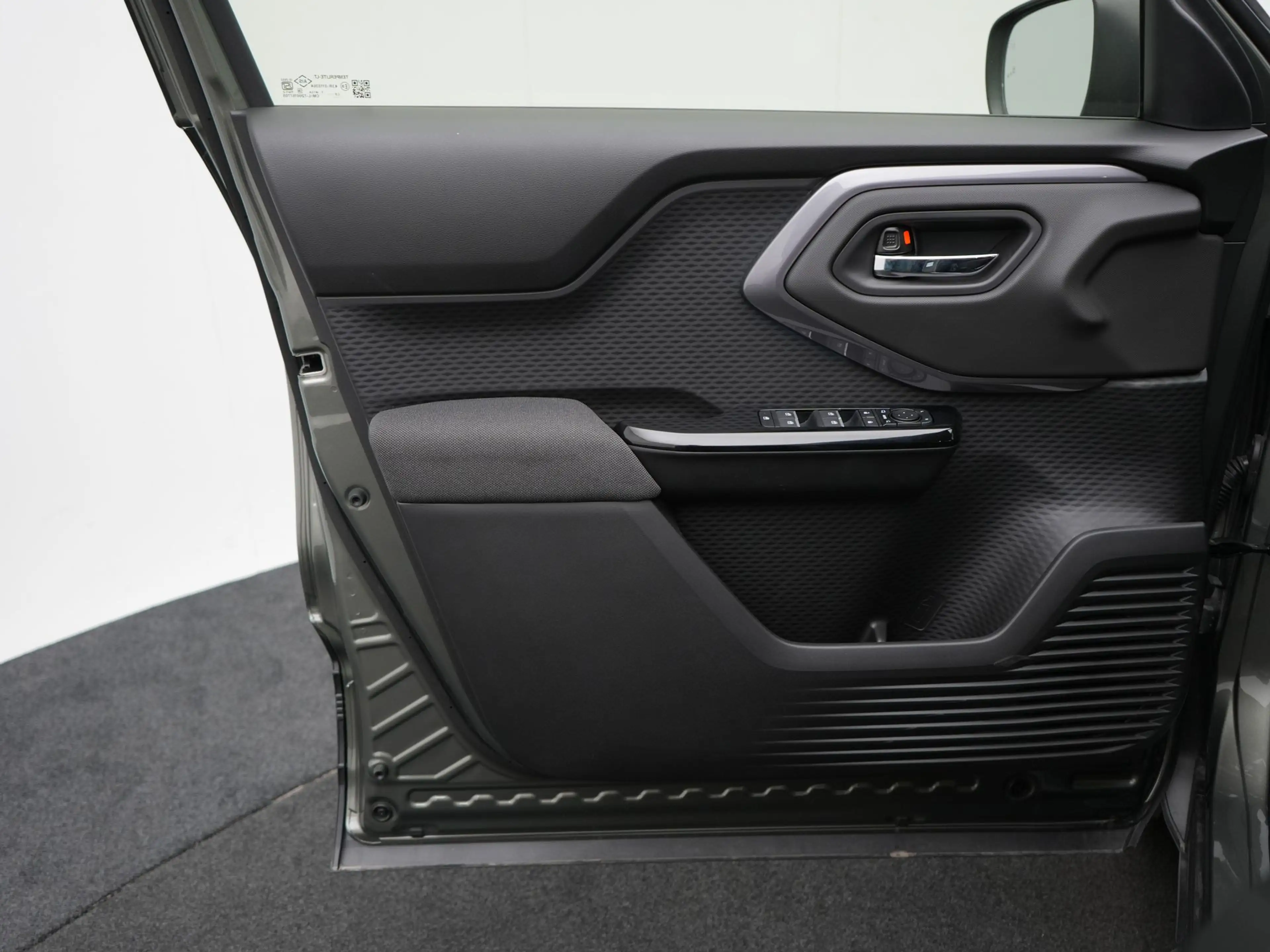 Toyota Urban Cruiser Dynamic 61 kWh — photo 6