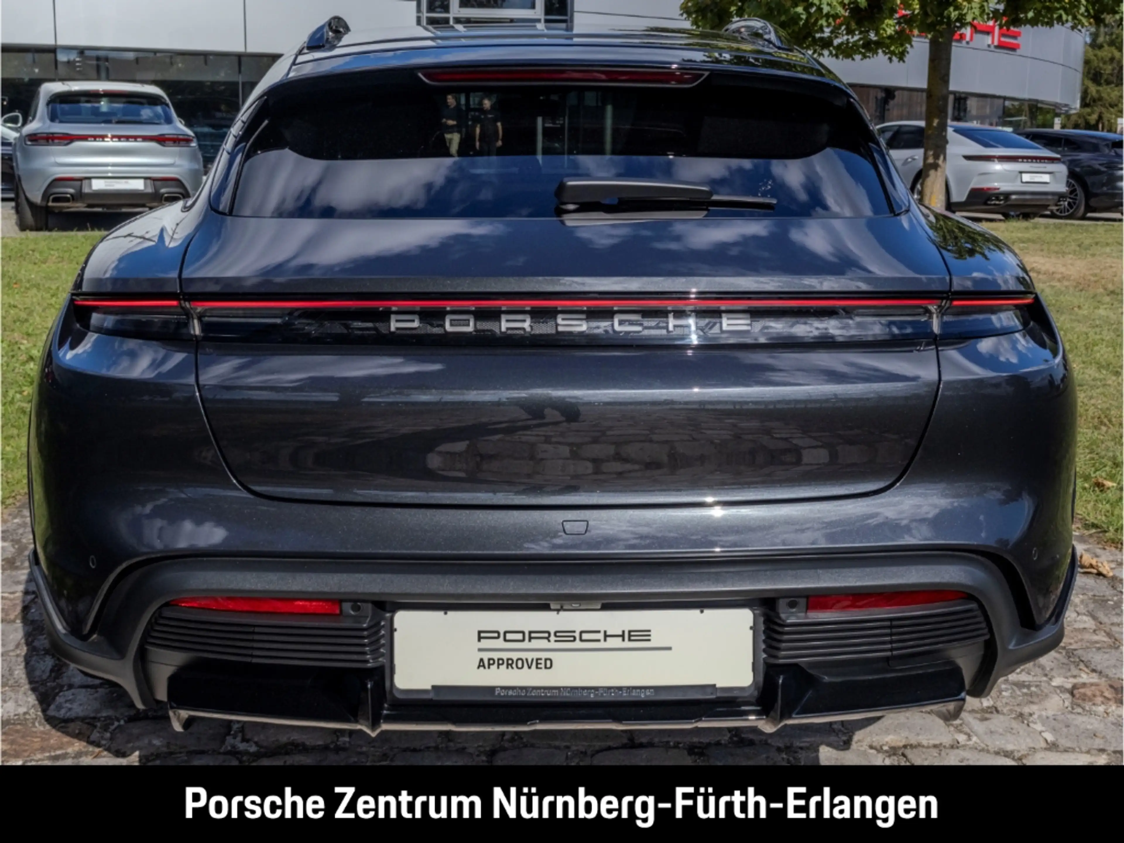 Porsche Taycan Turbo S Cross Turismo — photo 4