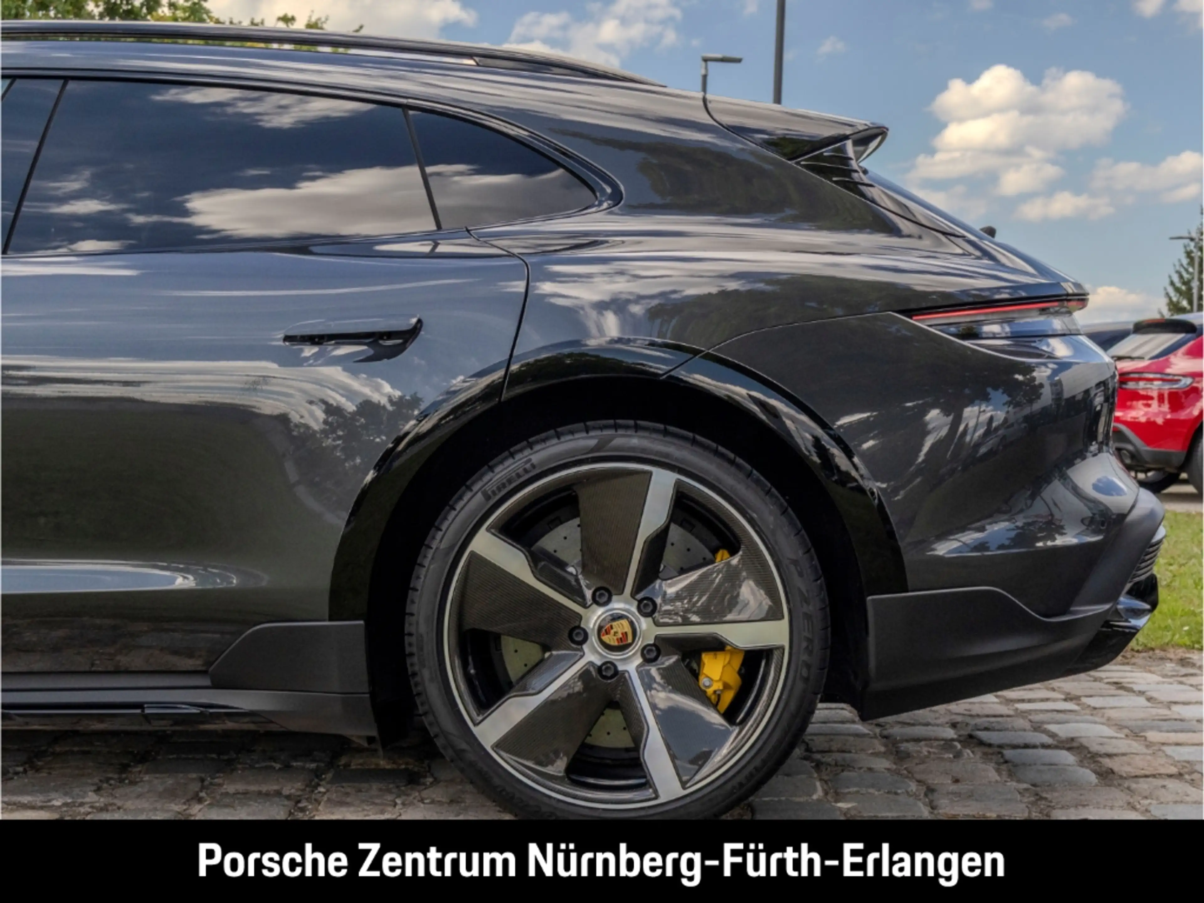 Porsche Taycan Turbo S Cross Turismo — photo 13