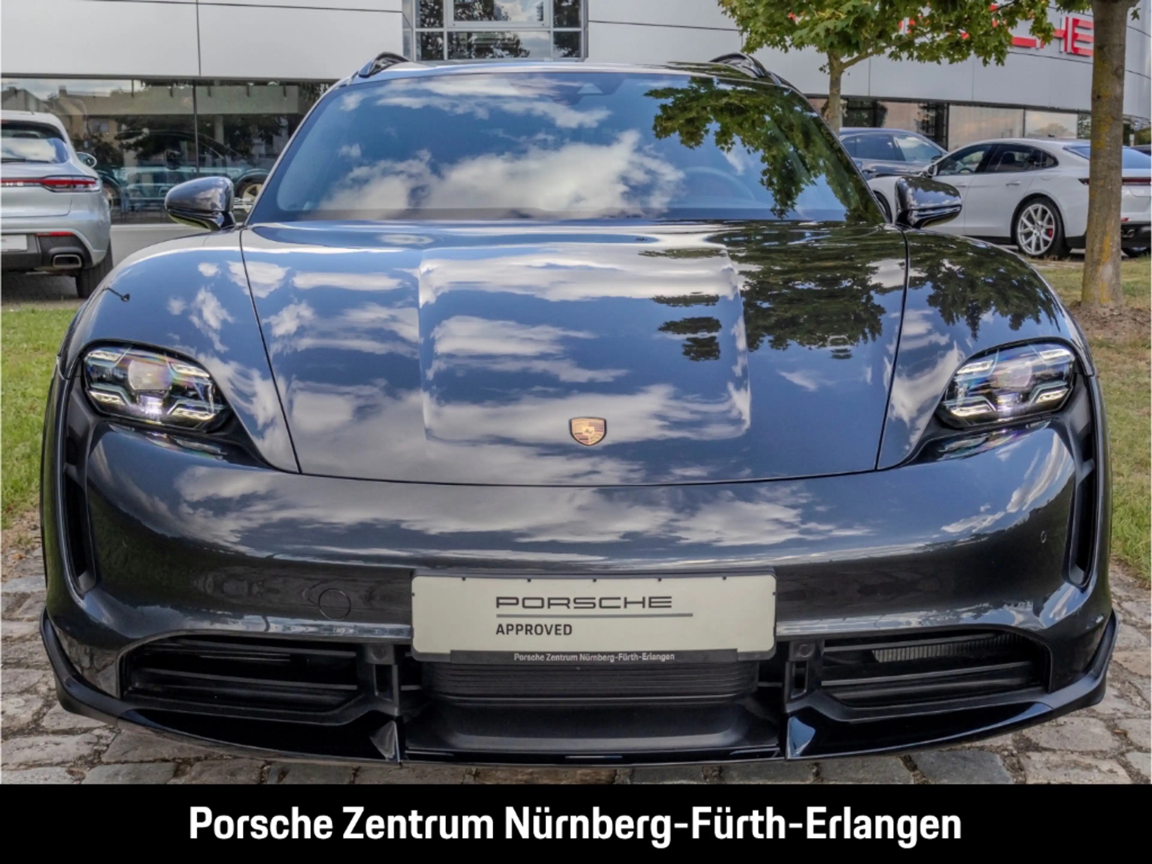 Porsche Taycan Turbo S Cross Turismo — photo 8