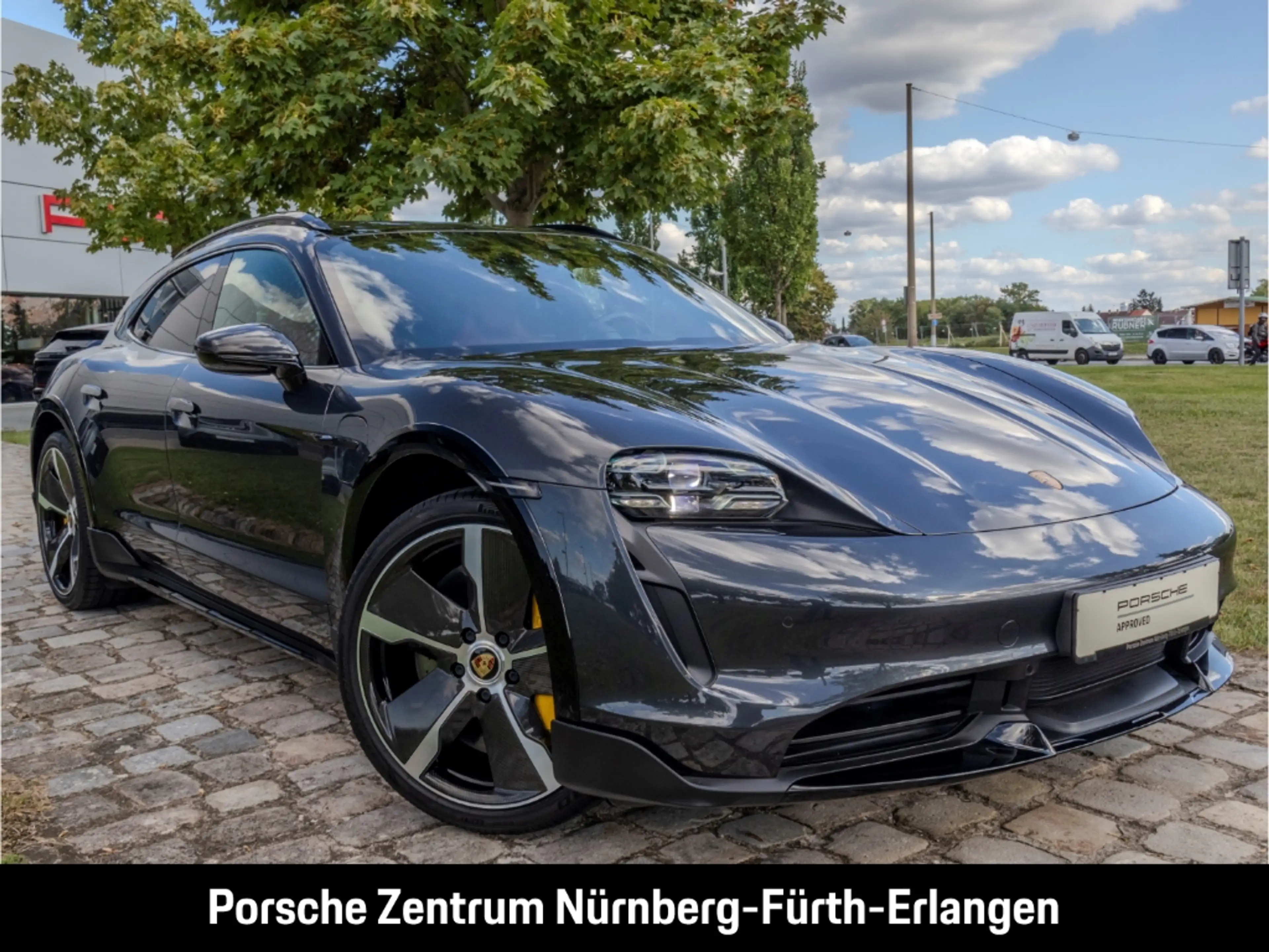 Porsche Taycan Turbo S Cross Turismo — photo 7