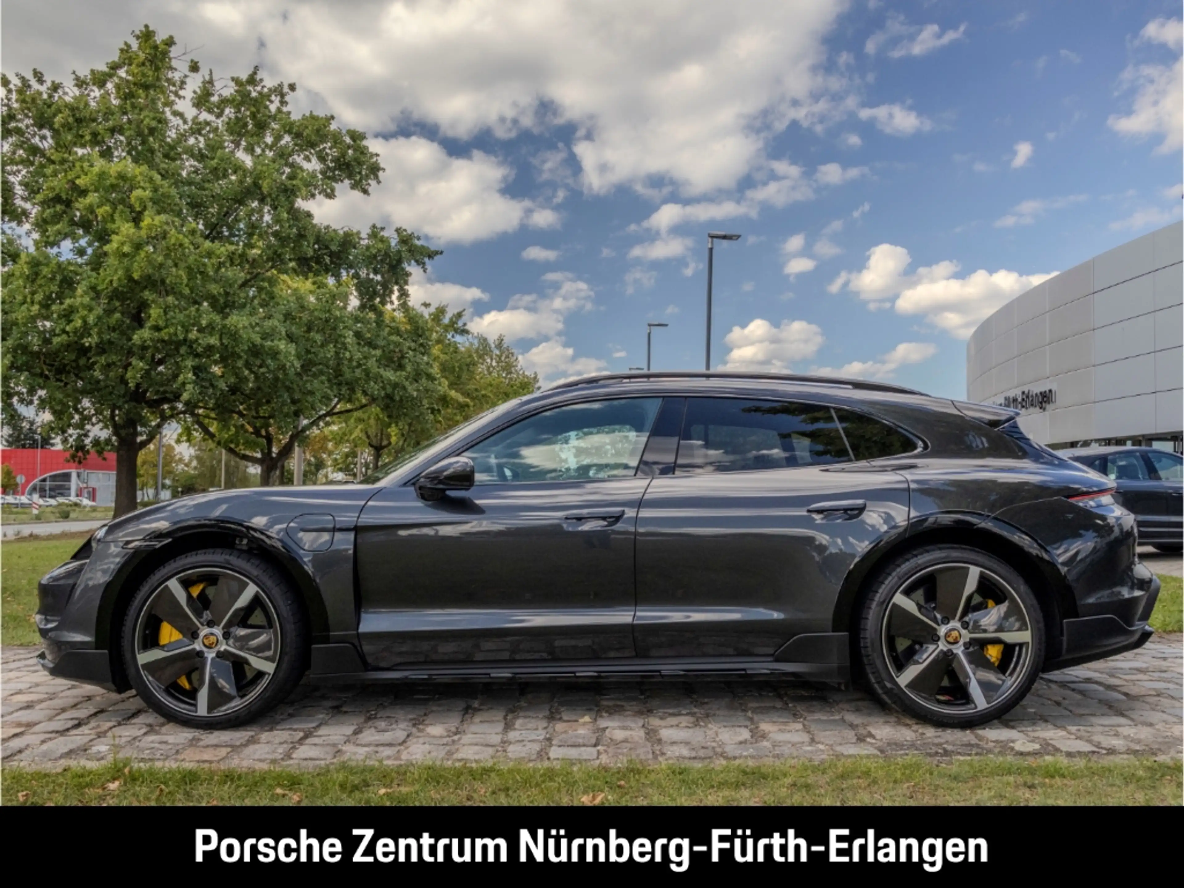 Porsche Taycan Turbo S Cross Turismo — photo 2