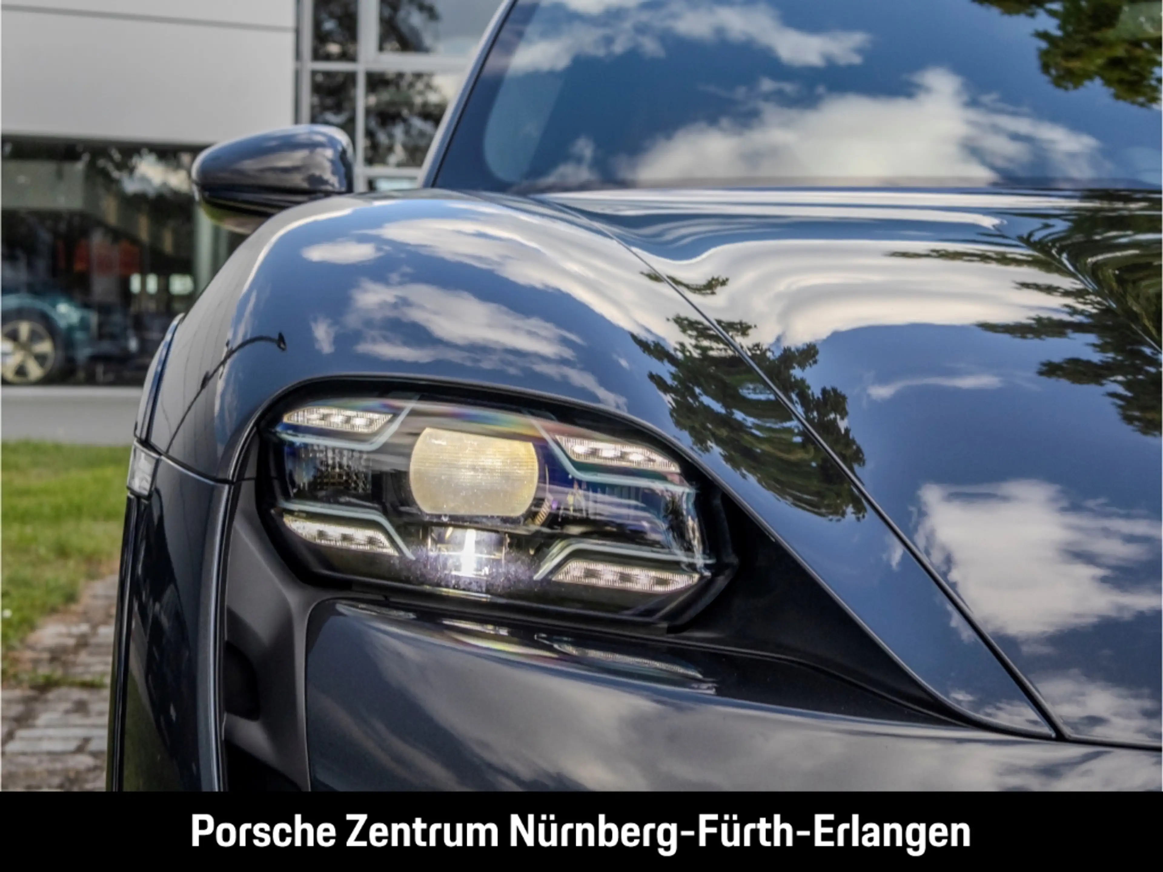 Porsche Taycan Turbo S Cross Turismo — photo 9