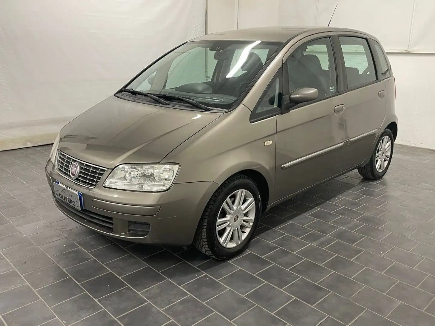 Fiat Idea 1.4 16V BlackEnergy 95cv Bronce - 2