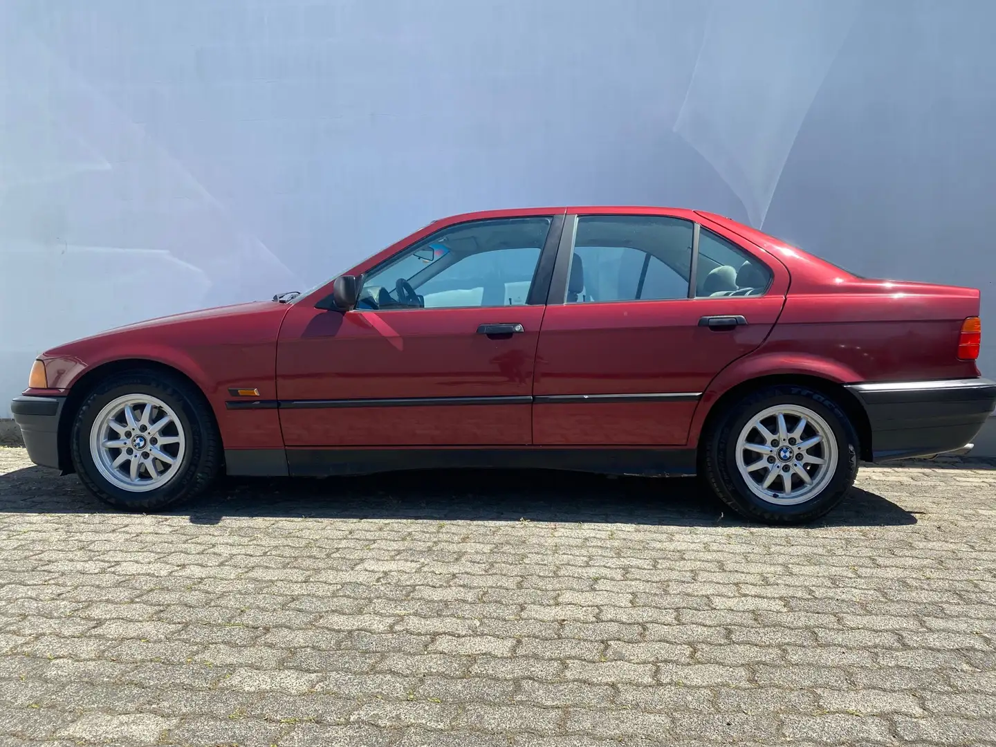 BMW 316 i E36 Limosine Automatik/Klimaanlage/Sehr gepflegt Rot - 1