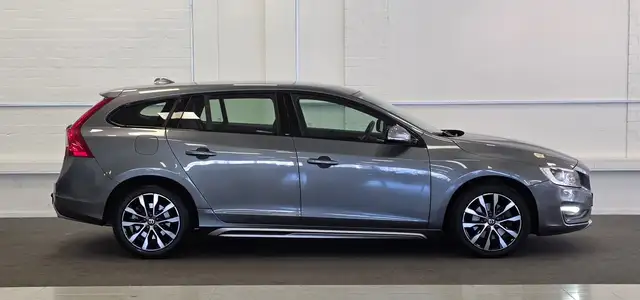 Volvo V60 view 4