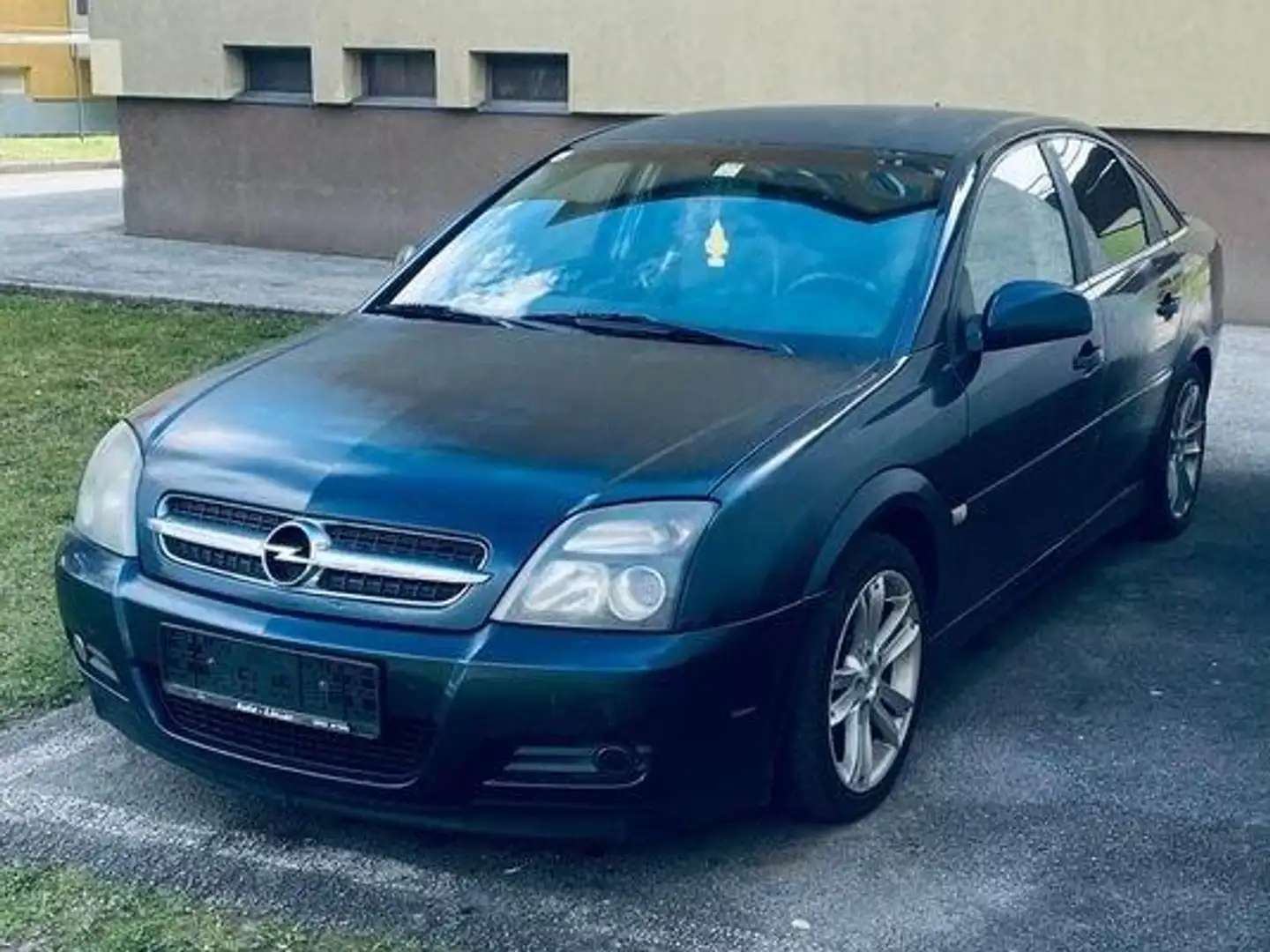 Opel Vectra Vectra Caravan Comfort 2,2 DTI 16V Schwarz - 1