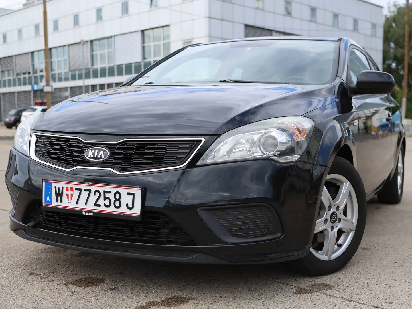 Kia ProCeed / pro_cee'd pro cee'd 1,4 CVVT Cool ECO Cool Schwarz - 1