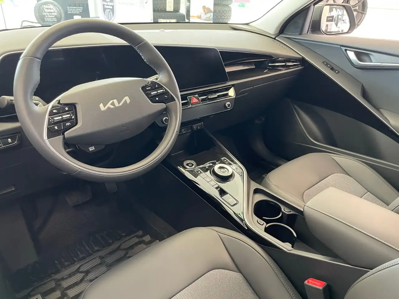 Kia Niro снимка Kia Niro