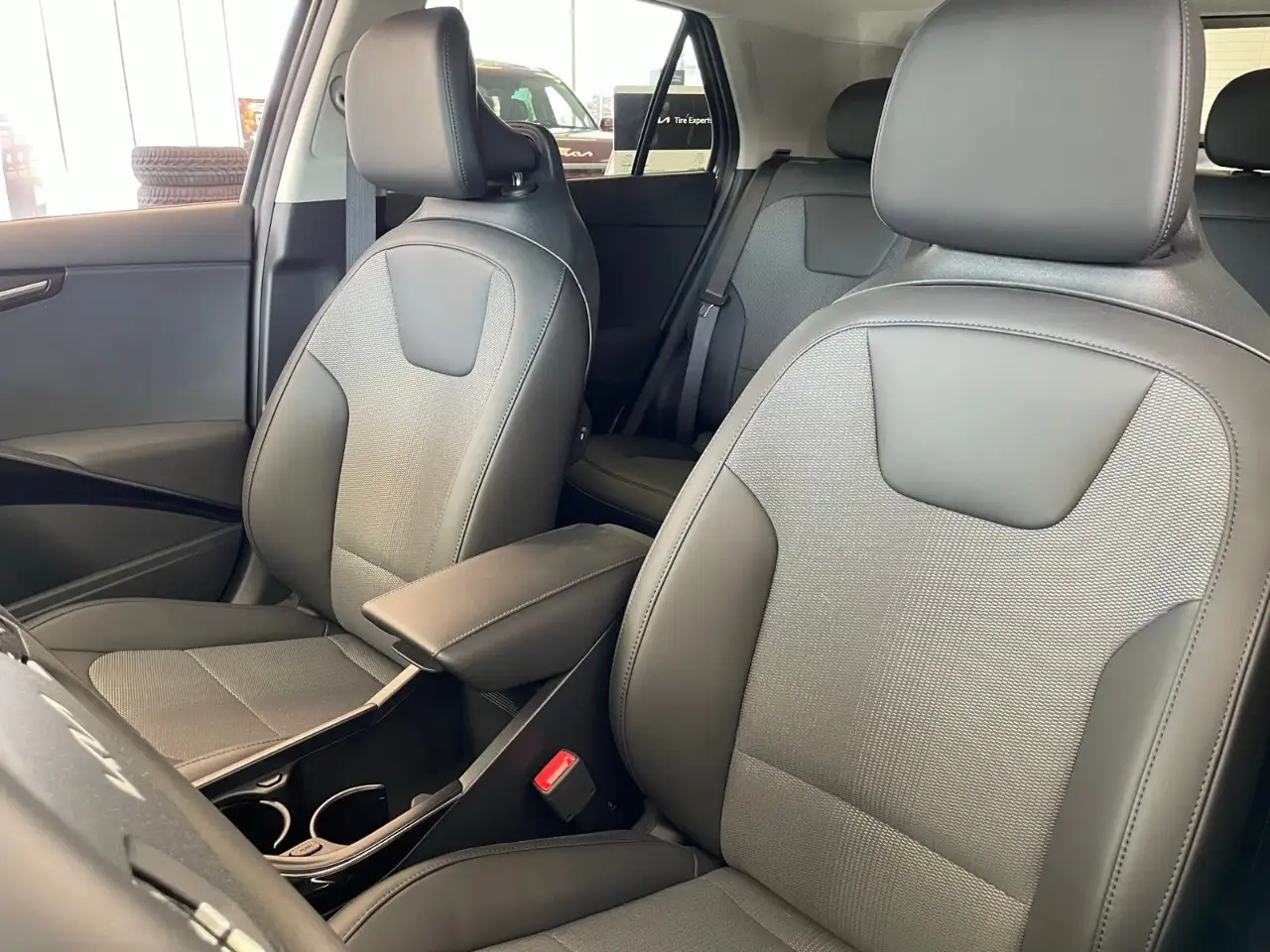 Kia Niro снимка Kia Niro