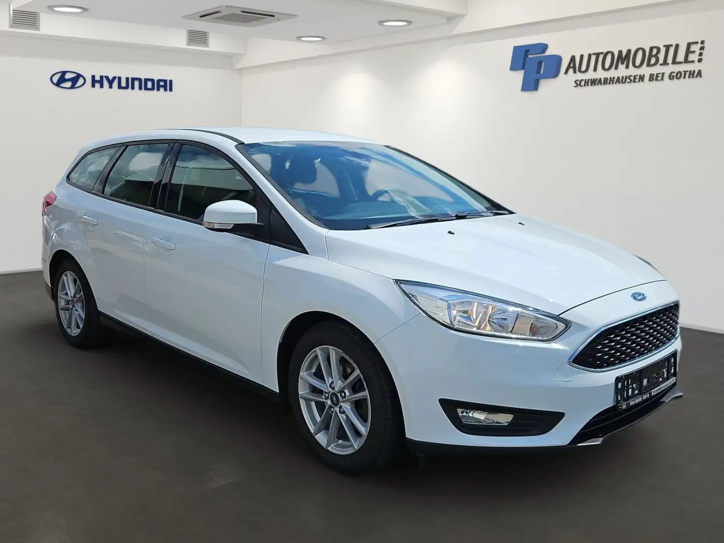 Ford Focus 1,0 Eco Boost Business Blanc - 2