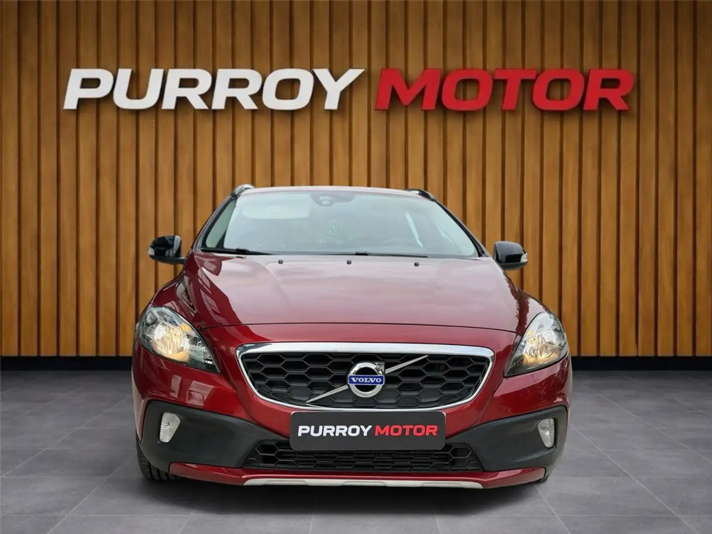 Volvo V40 Cross Country D2 Kinetic Burdeos - 2