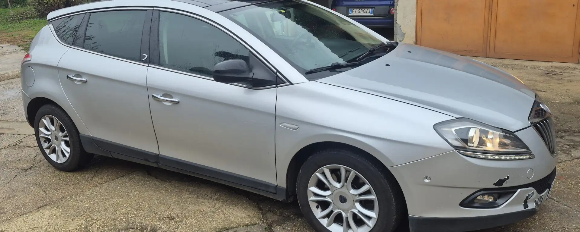 Lancia Delta Grigio - 1