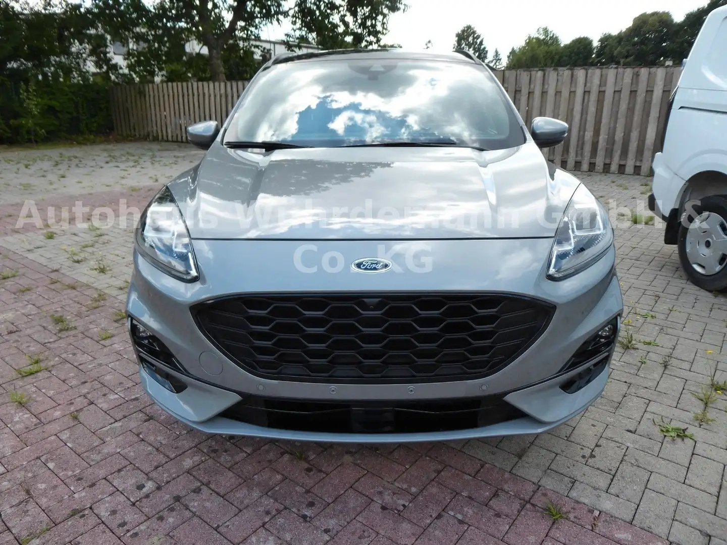 Ford Kuga Plug-In Hybrid ST-Line X Grau - 2