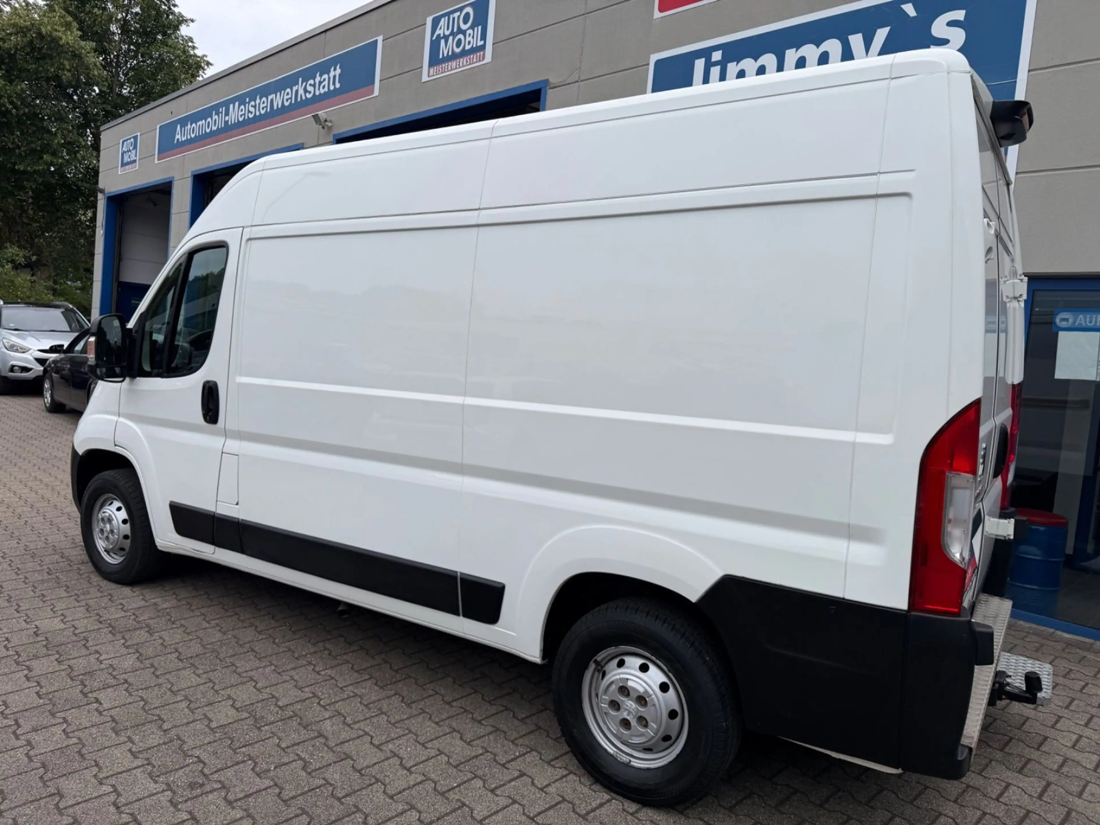Peugeot Boxer Kasten Hochraum 335 L2H2 Premium BlueHDi 1 — photo 3