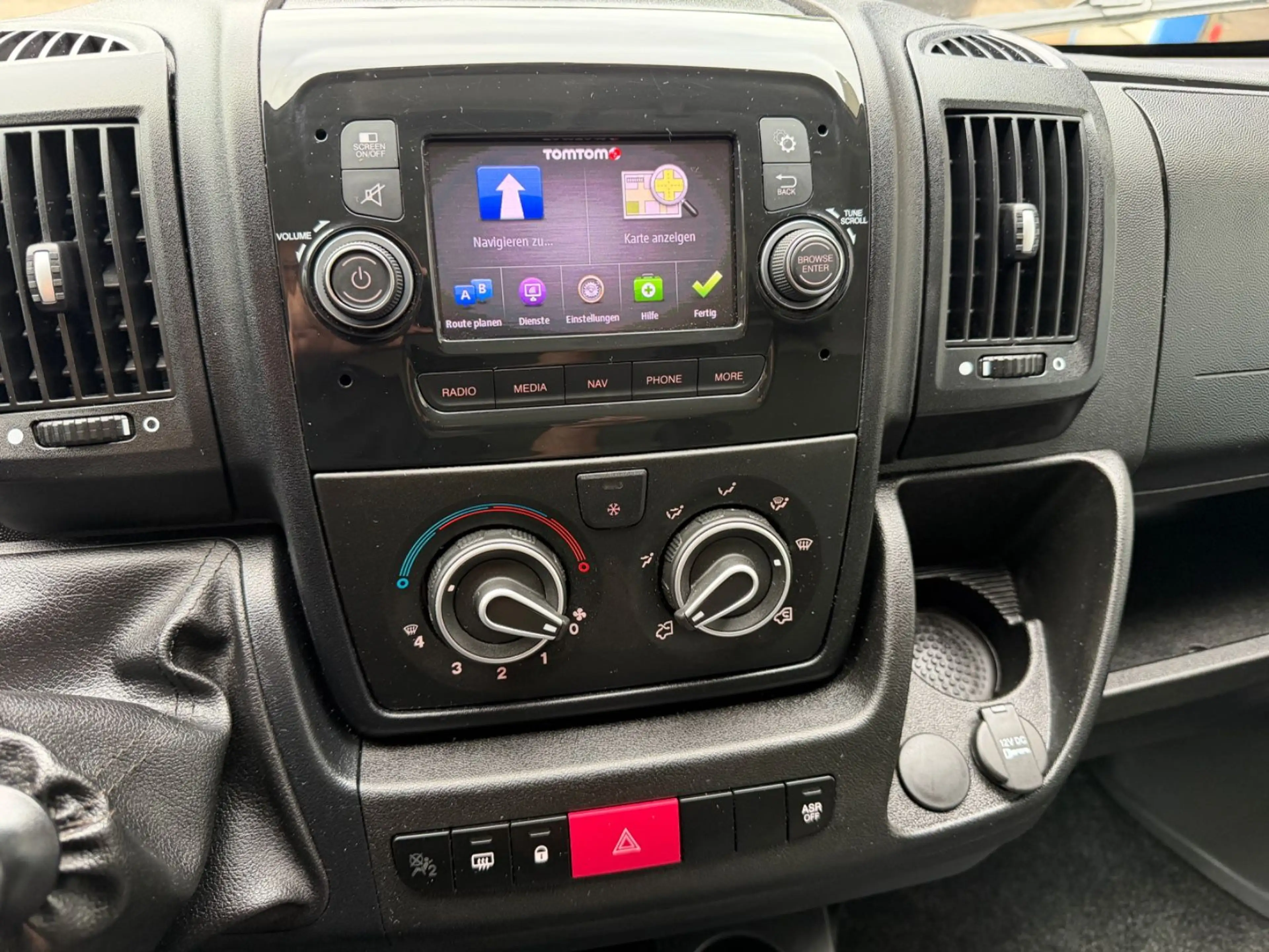 Peugeot Boxer Kasten Hochraum 335 L2H2 Premium BlueHDi 1 — photo 13