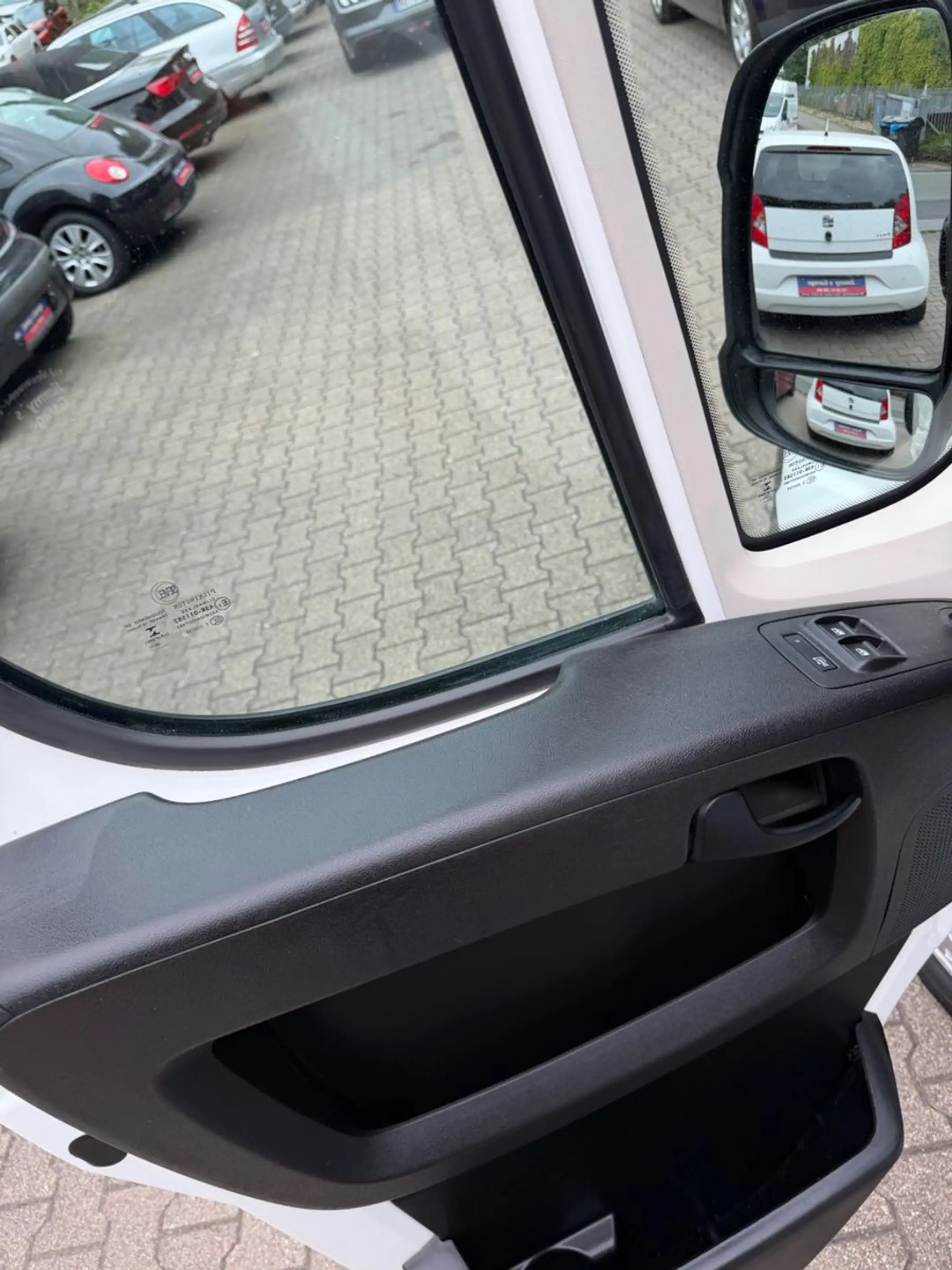 Peugeot Boxer Kasten Hochraum 335 L2H2 Premium BlueHDi 1 — photo 10