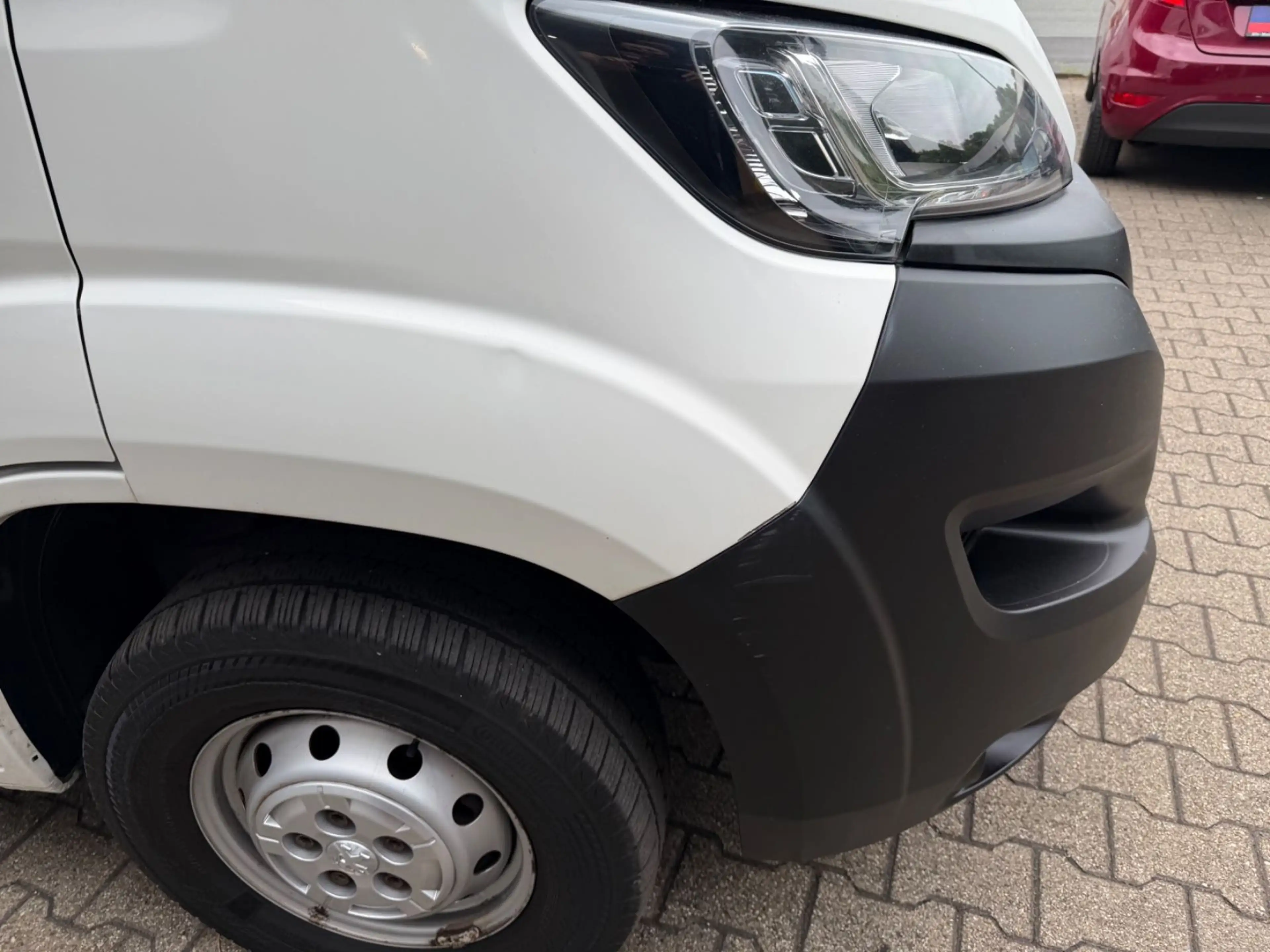 Peugeot Boxer Kasten Hochraum 335 L2H2 Premium BlueHDi 1 — photo 9
