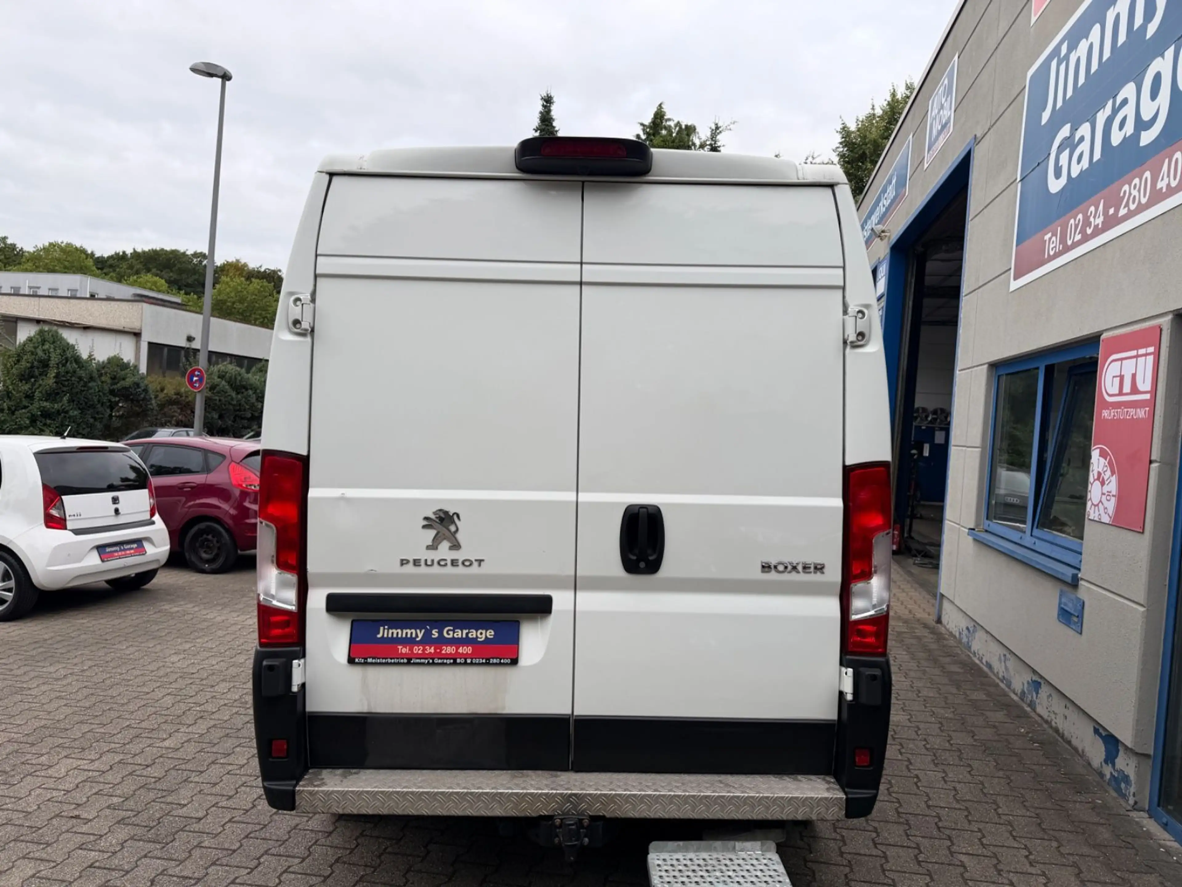 Peugeot Boxer Kasten Hochraum 335 L2H2 Premium BlueHDi 1 — photo 4