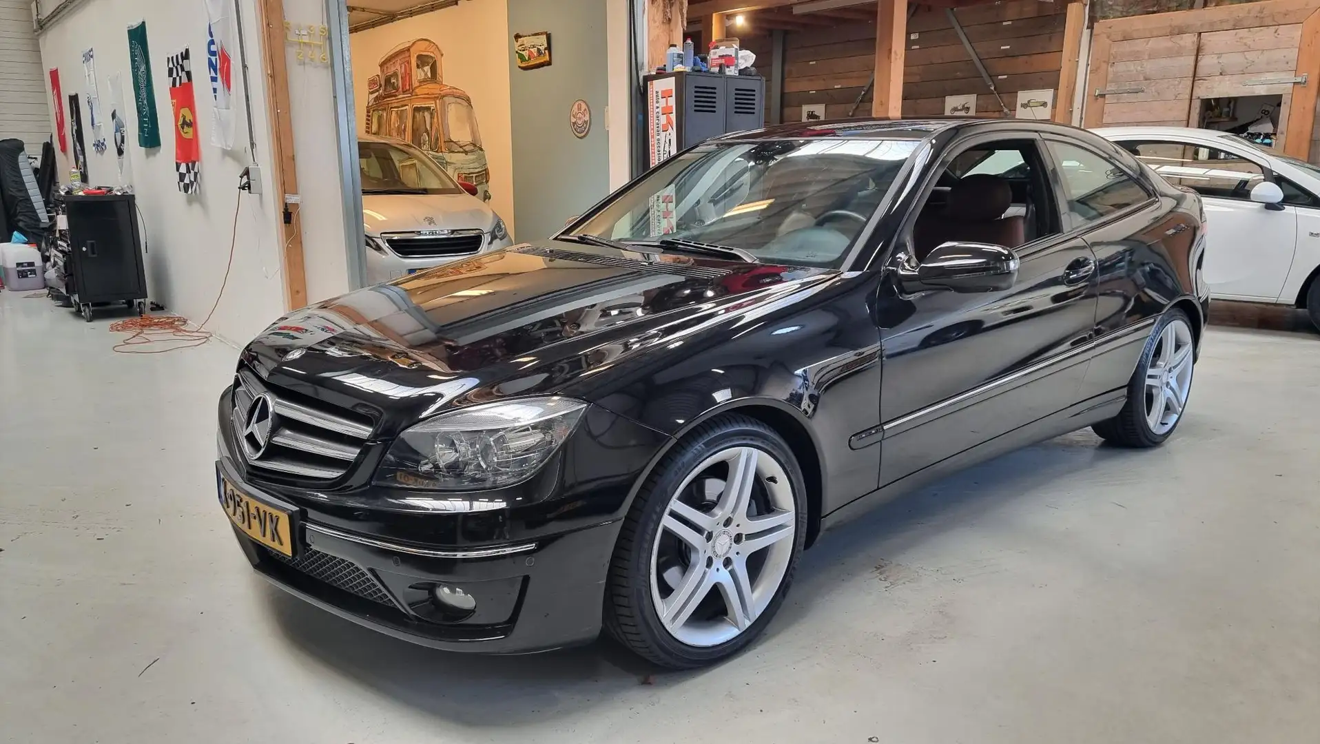 Mercedes-Benz CLC 230 Prestige AMG design, 18" LMV, Leder, Bluetooth Schwarz - 1