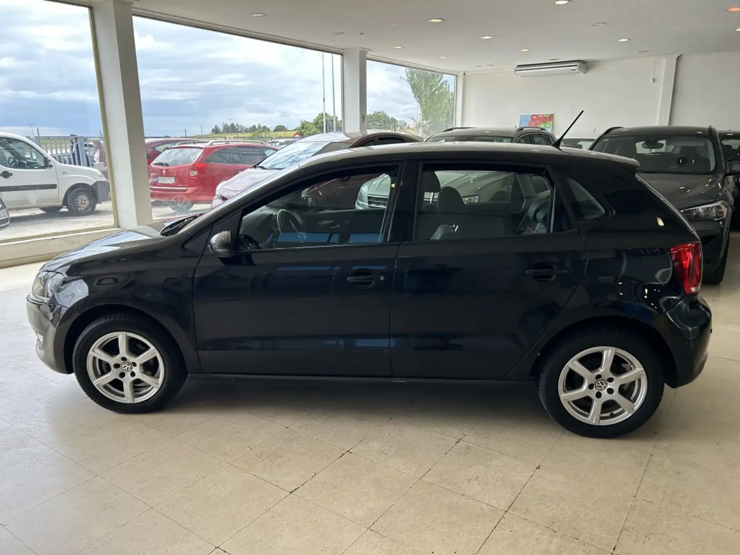 Volkswagen Polo 1.6TDI Advance DSG 90 Negro - 2