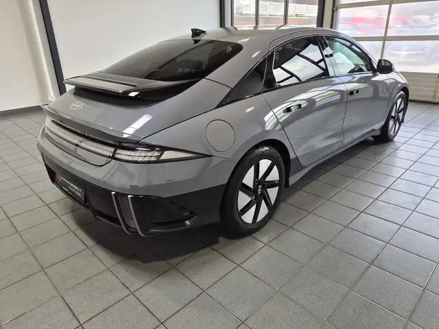 Hyundai Ioniq 6 view 5