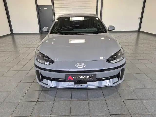 Hyundai Ioniq 6 view 2