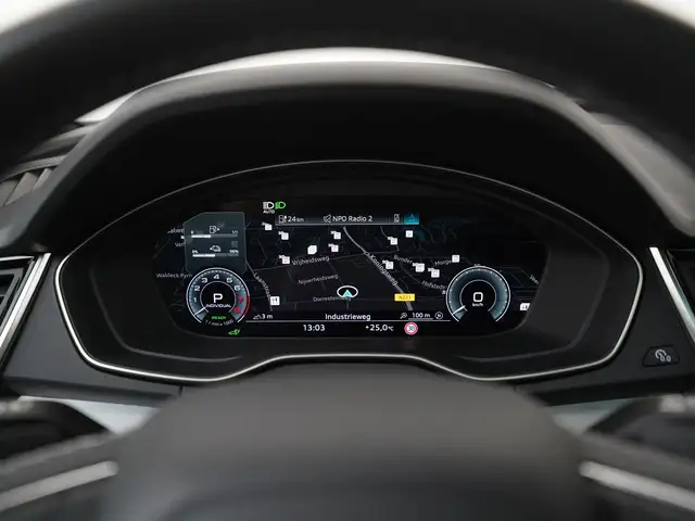 Audi Q5 view 8