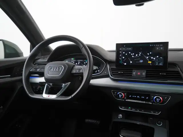 Audi Q5 view 5