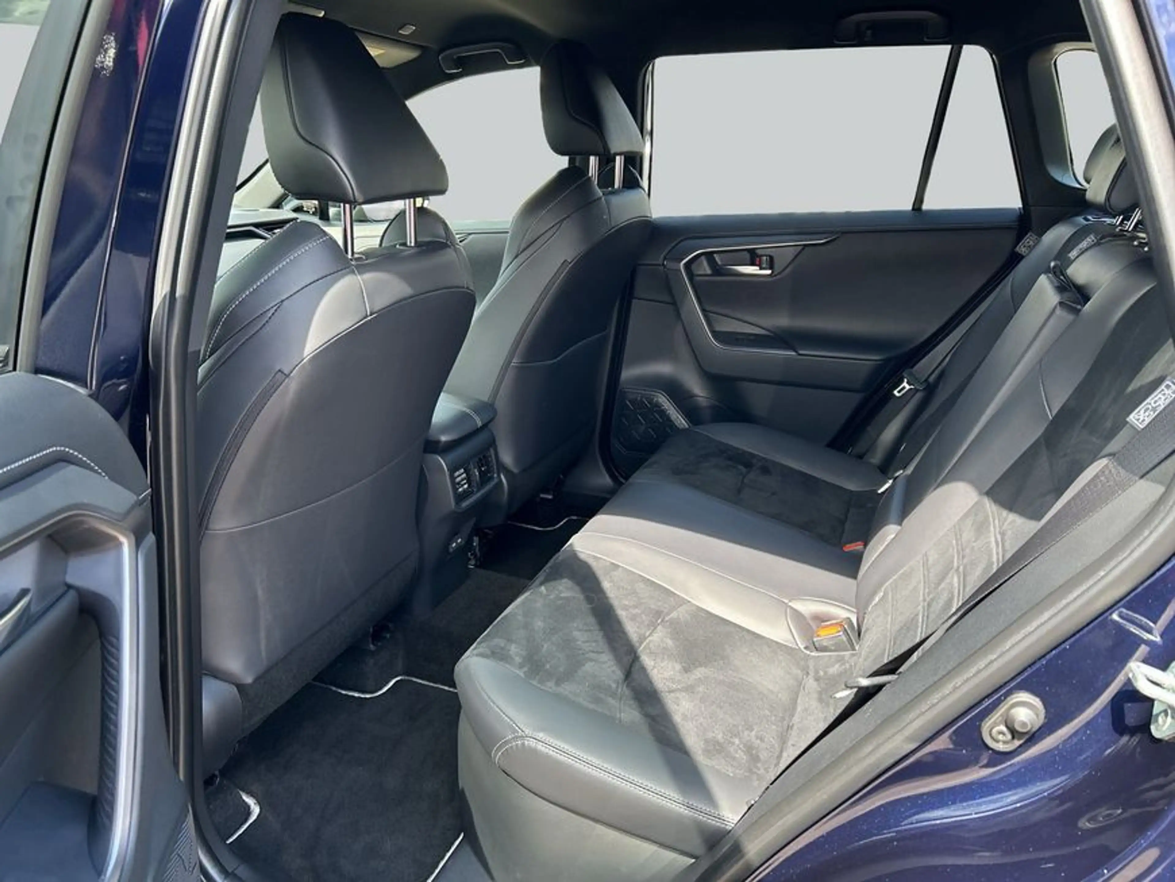 Toyota RAV 4 2.5 4x4 Hybrid GR SPORT — photo 11