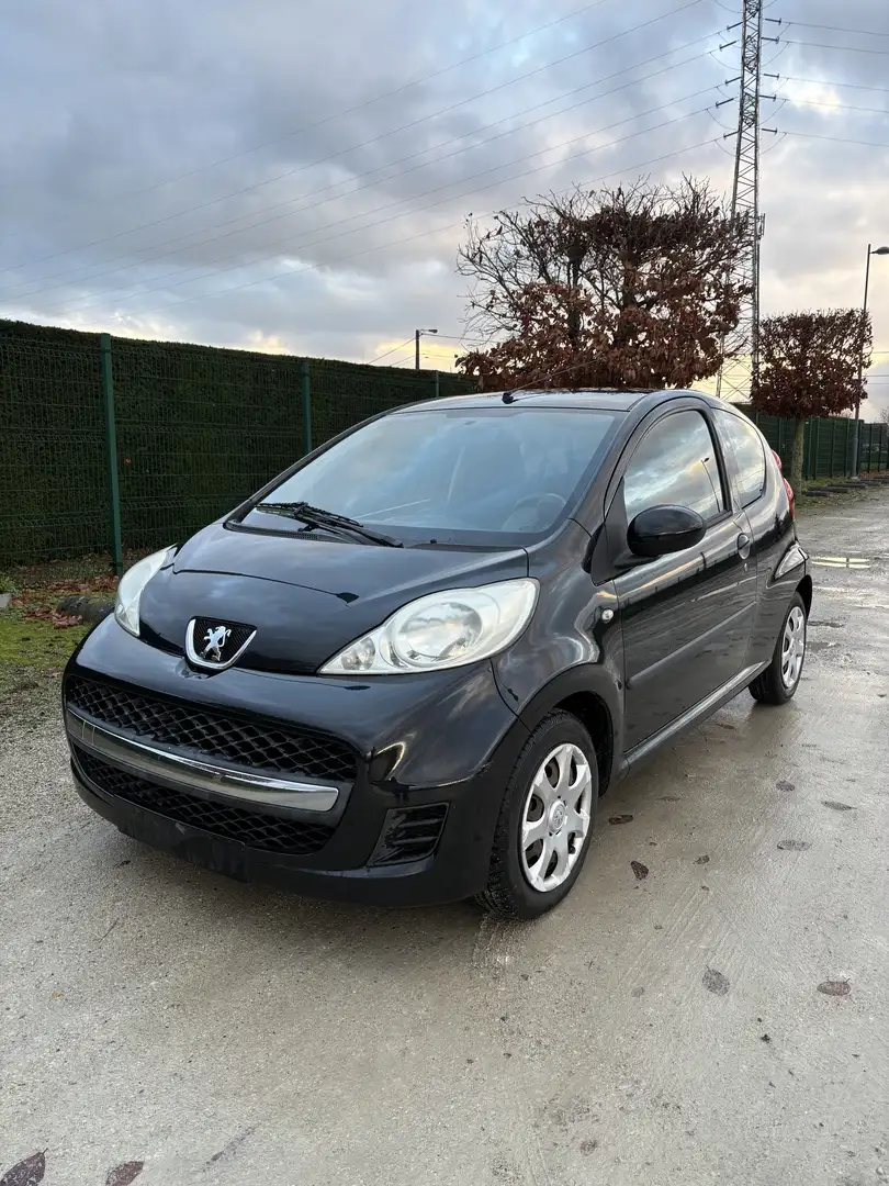 Peugeot 107 1.0i Urban - 1