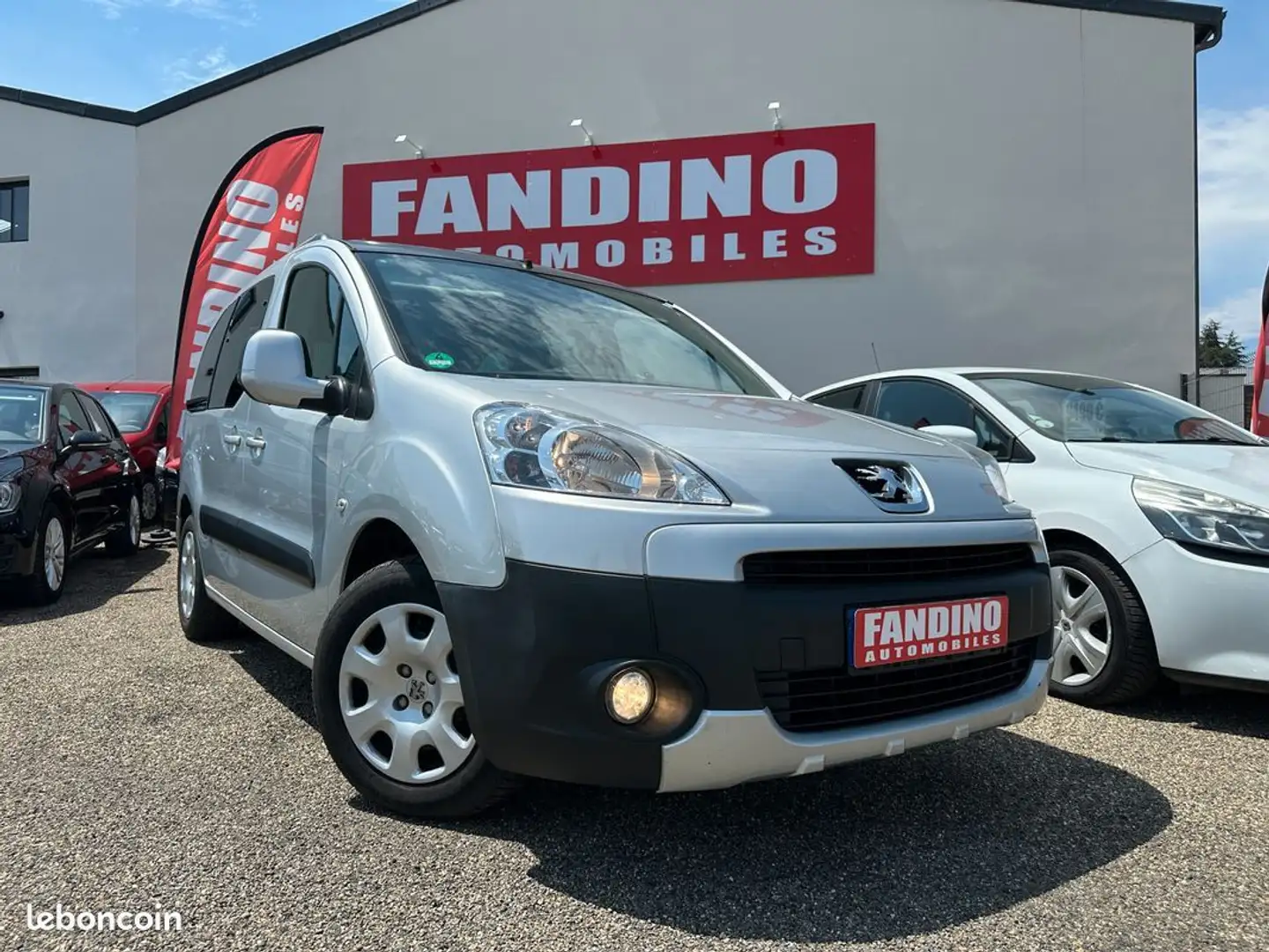 Peugeot Partner Tepee 1.6 Hdi 110Ch Family Gris - 1
