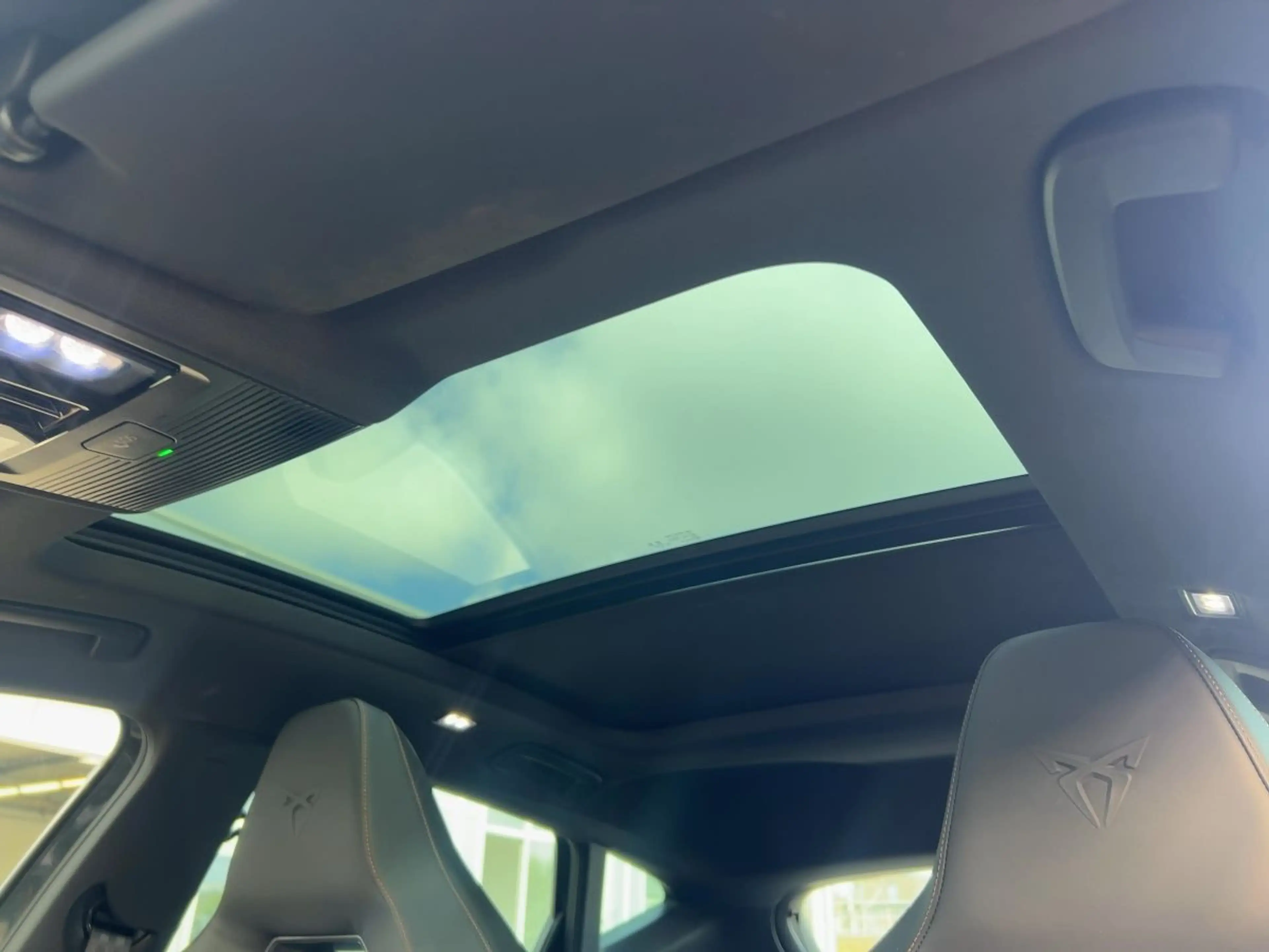 CUPRA Formentor VZ 1.4 e-HYBRID DSG Kamera AHK Panoram — photo 14