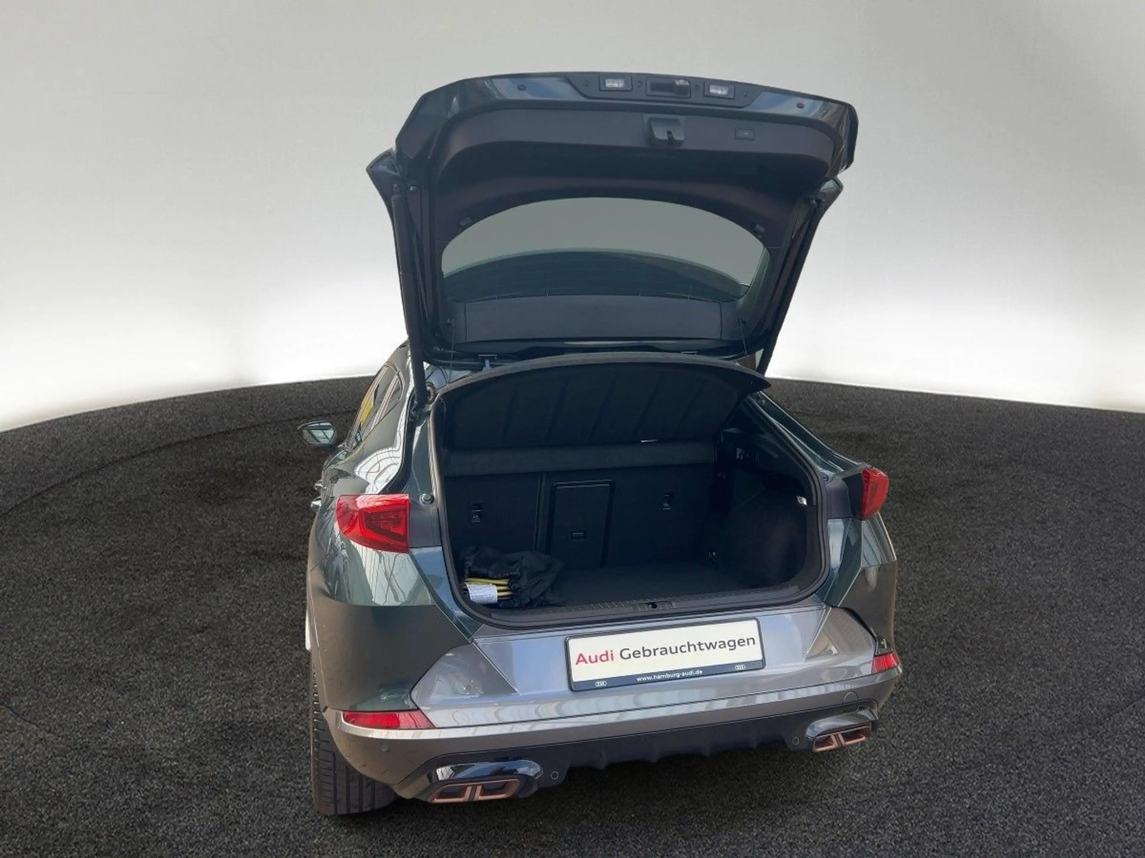 CUPRA Formentor VZ 1.4 e-HYBRID DSG Kamera AHK Panoram — photo 8