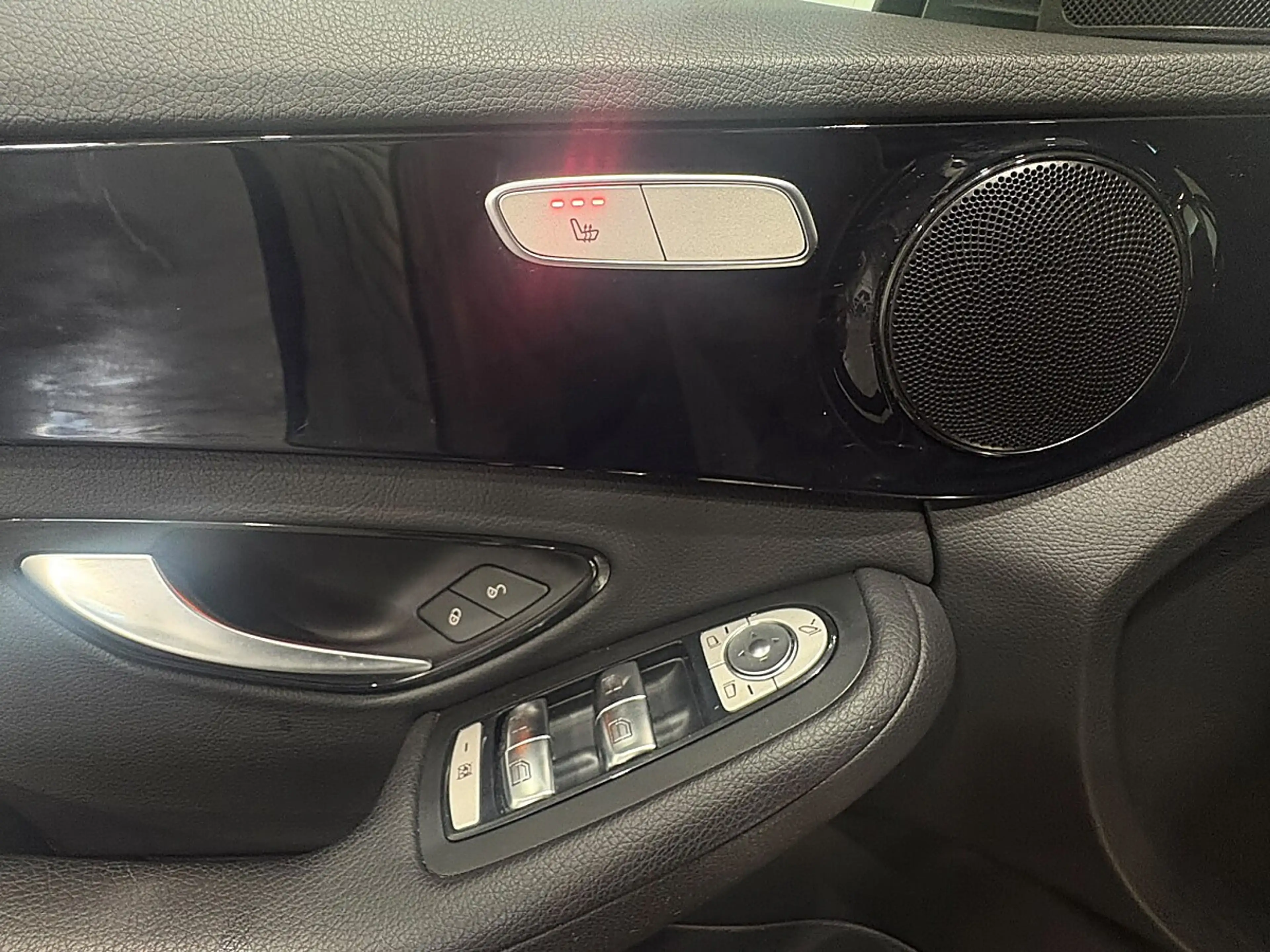 Mercedes-Benz C 180 d — photo 12