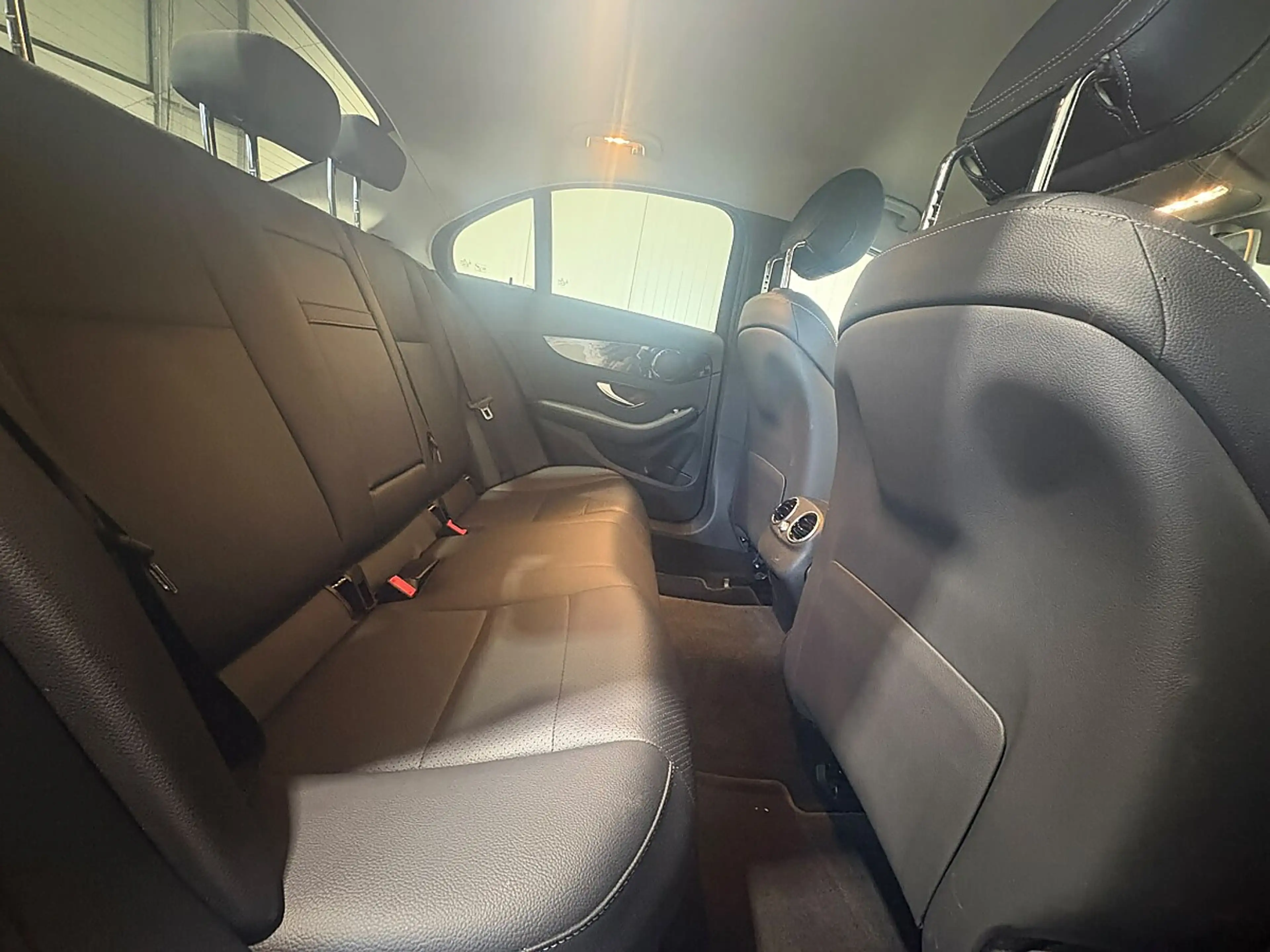 Mercedes-Benz C 180 d — photo 11