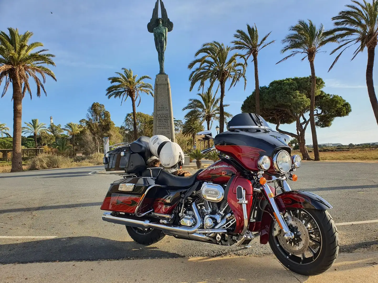 Harley-Davidson CVO Limited ULTRA ELECTRA GLIDE 1800 cc CVIO EDIC LIMITADA Rouge - 1